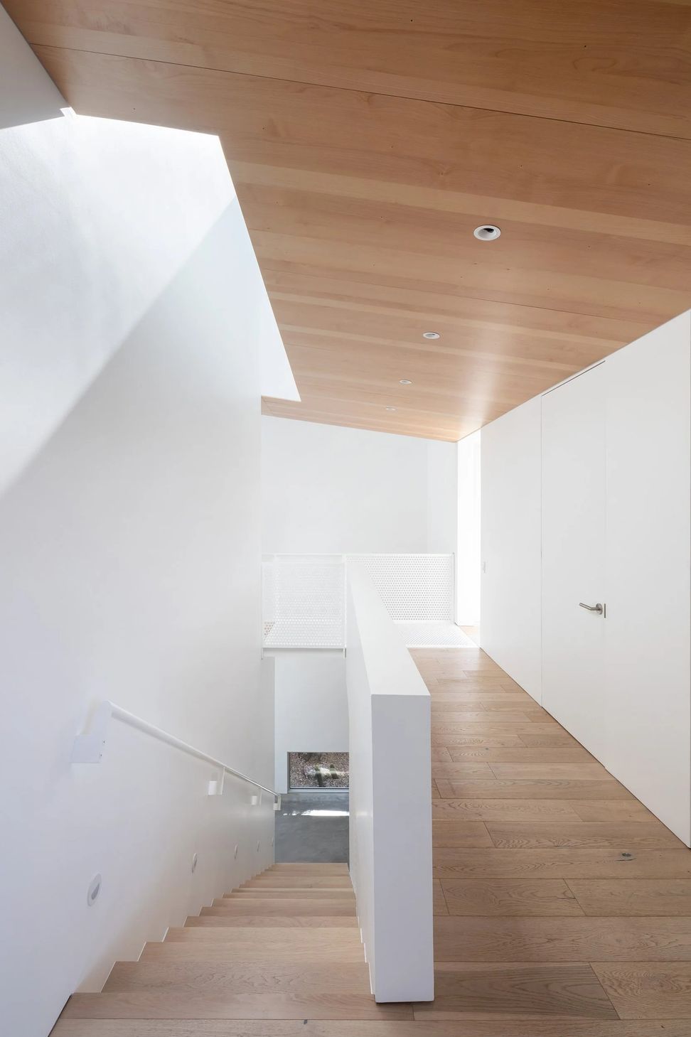 imgi156HKAVentanaHouse2972.jpg