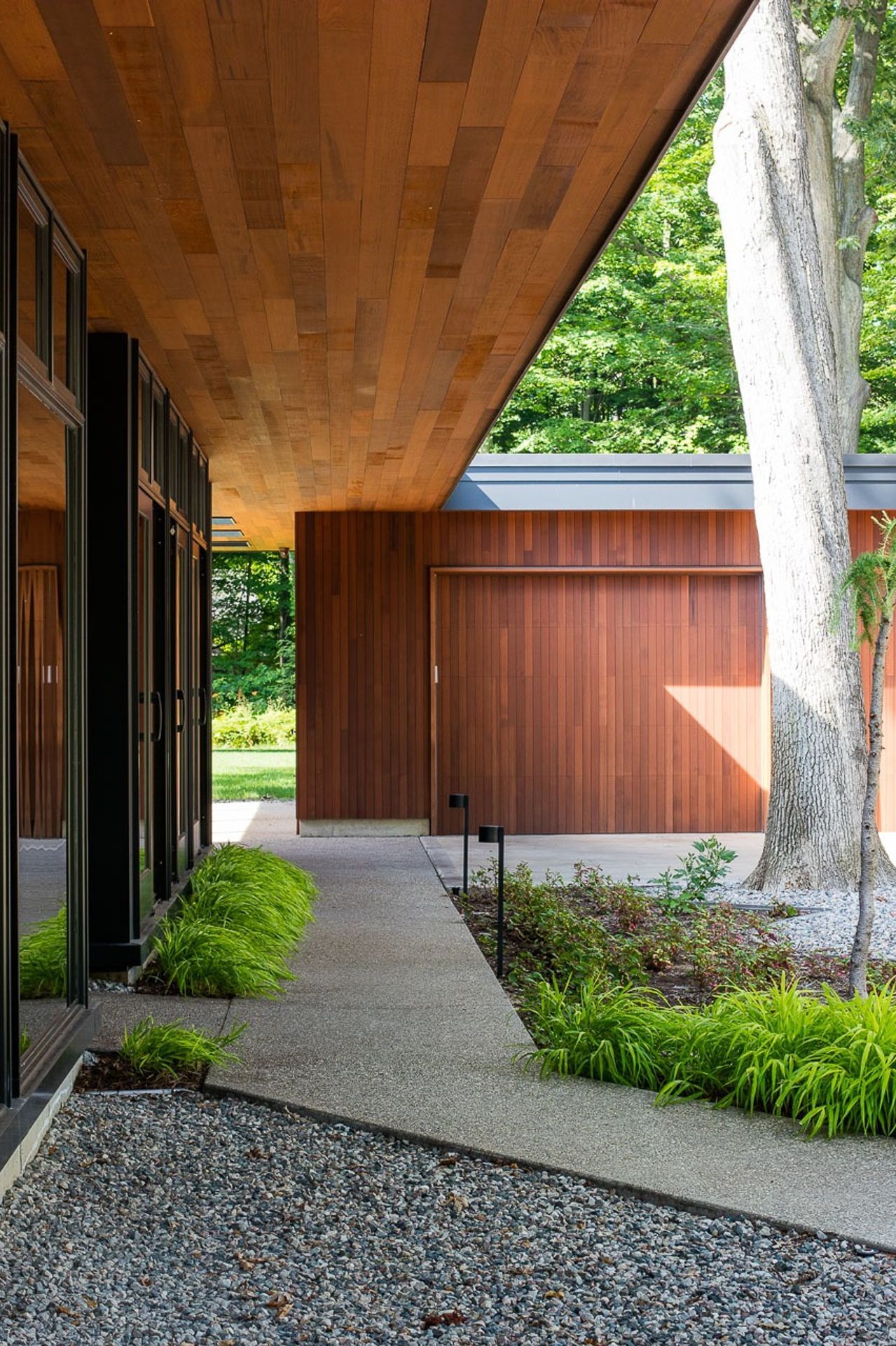 imgi15Lucid-Mid-Century-Modern-Home-8670.jpg