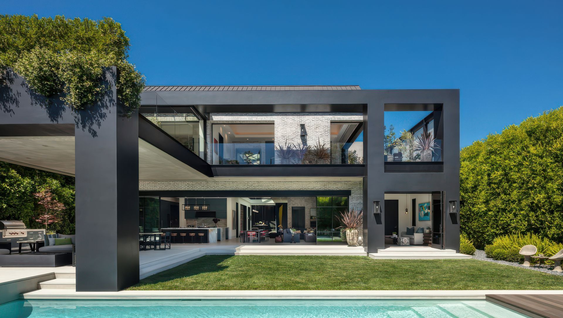 Moreno Residence banner