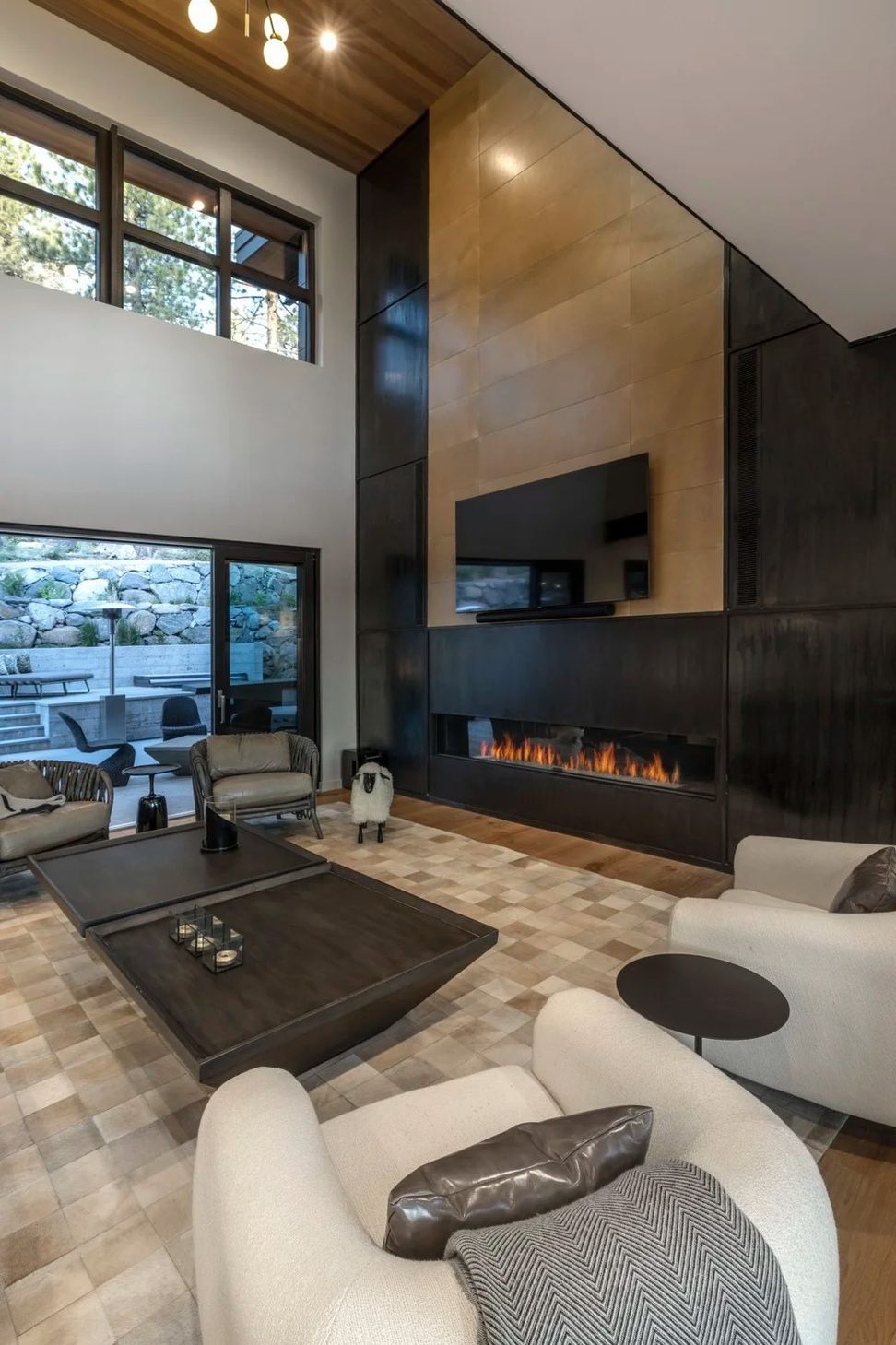 imgi5412-Martis-Camp-Realty-Home-652-greatroom.jpg