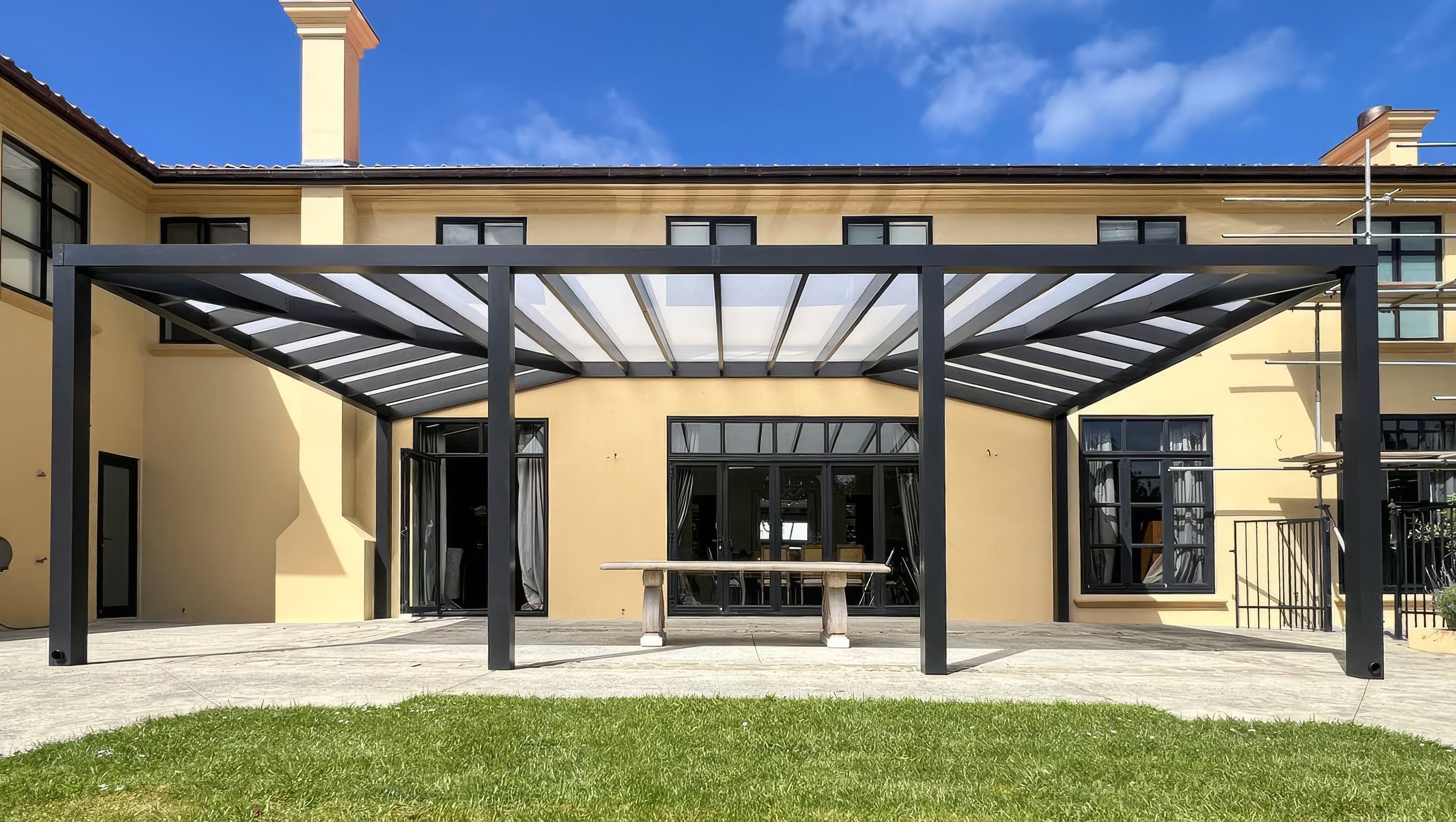 Muriwai Courtyard
