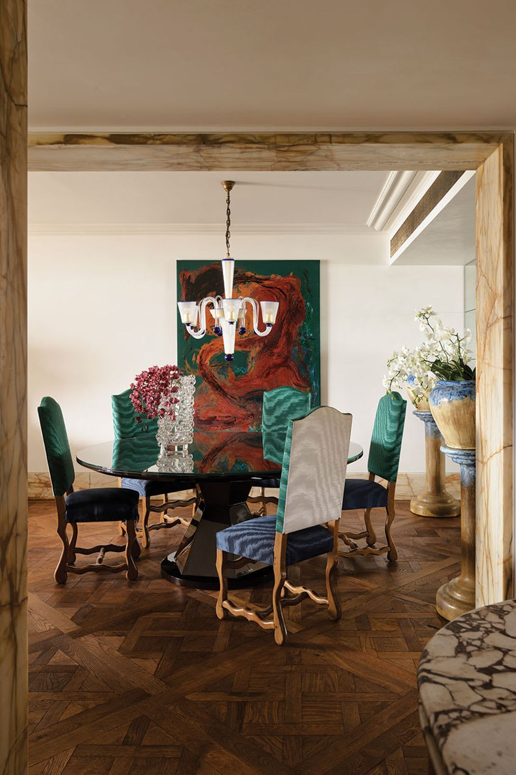 projectauhw1391versaillesantiquepottspointapartment3portrait.jpg