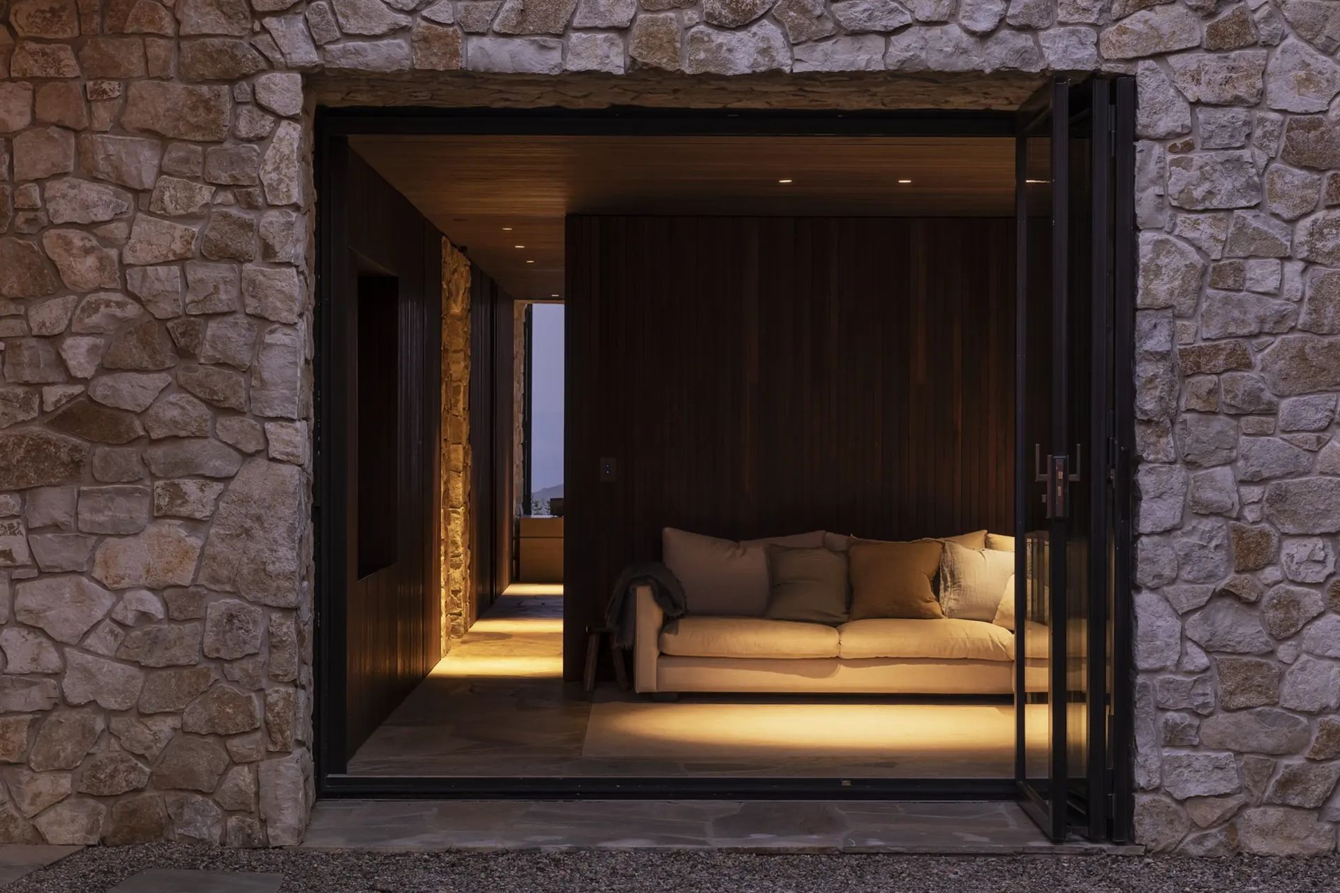 waiheke-house-gallery-7-ap-compressed.jpg