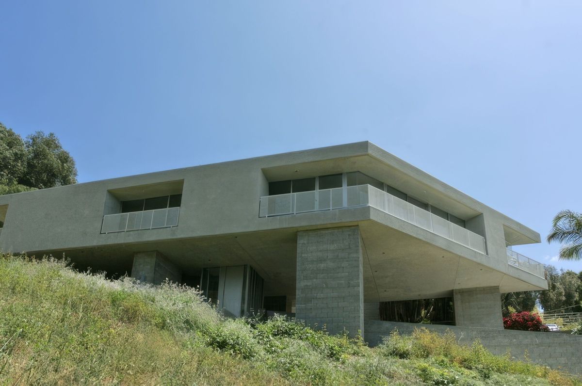 House on Six Legs