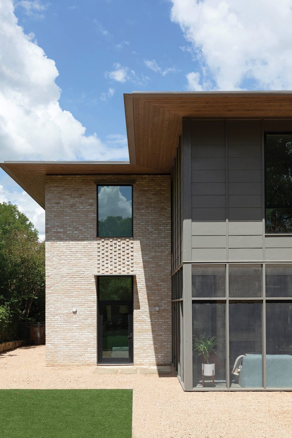 6ForestParkCuppettKilpatrickArchitectureandInteriorDesignaustin-tx-contemporary-primary-bedroom-screened-porch-architecture-1.jpg