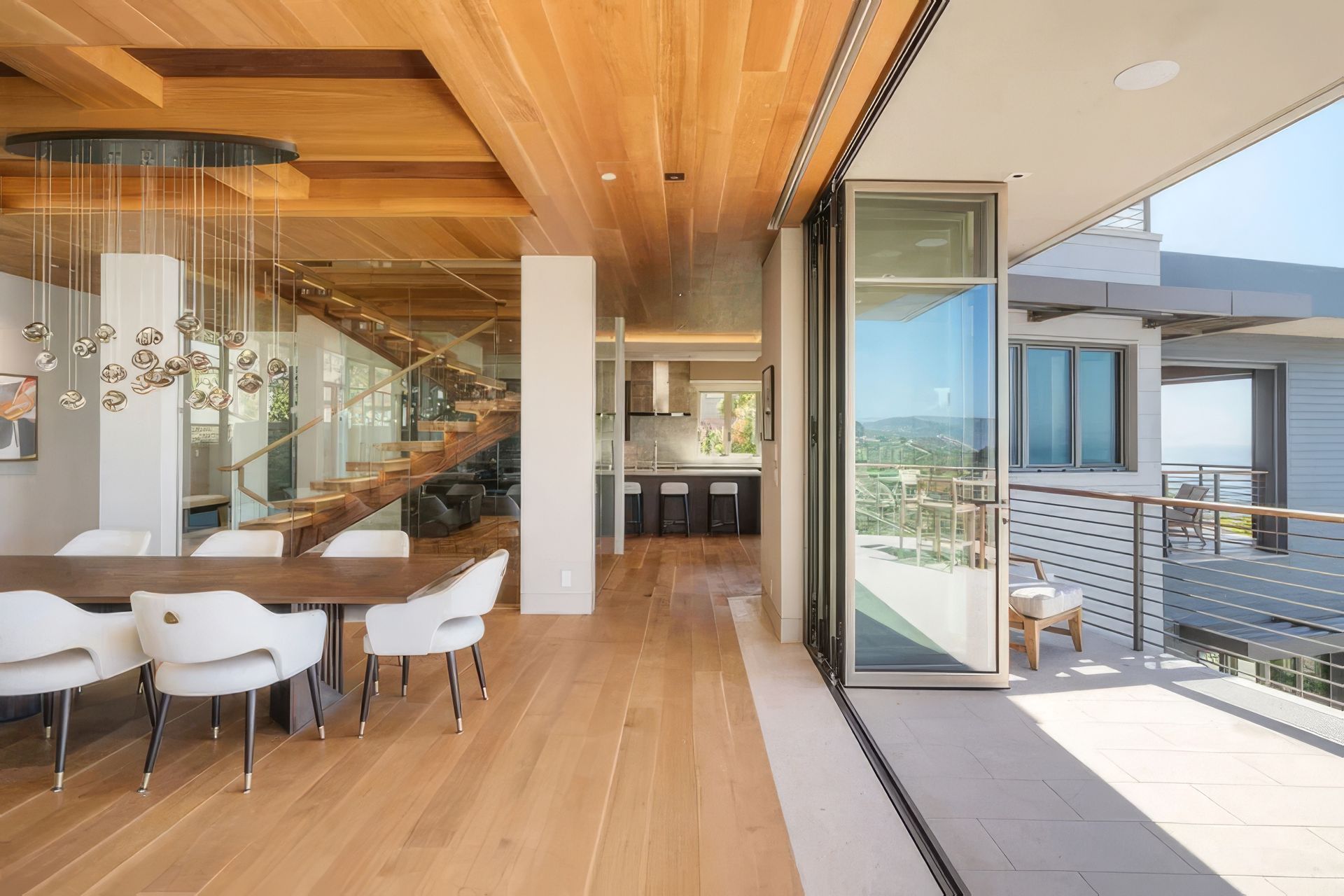 130Bluff08-ap-compressed-upscaled-by-Replicate.jpg
