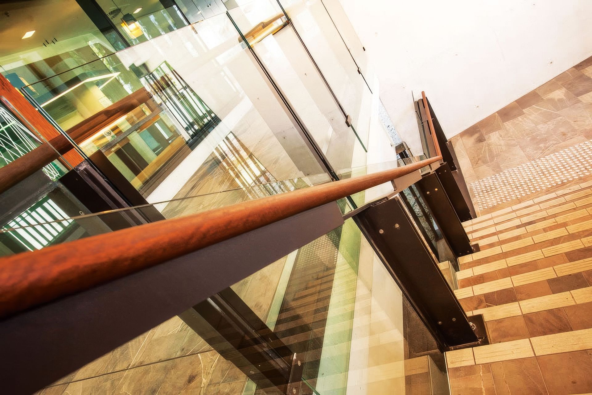 archipro-2-CUSTOM-BLACKBUTT-45MM-HANDRAIL-GROOVED-UQOHC-1.jpg