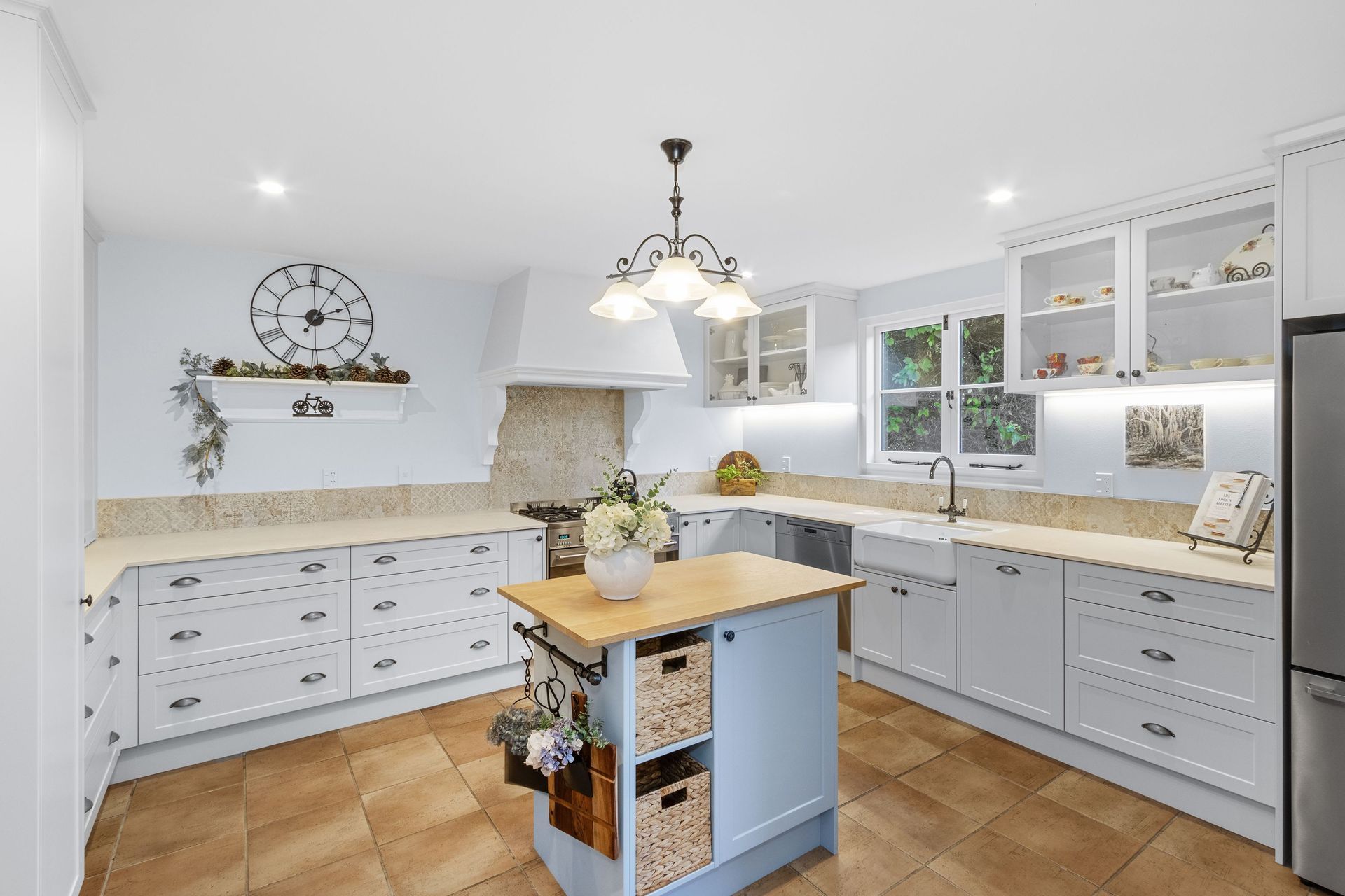 026Open2viewID589090-6MainRoad.jpg