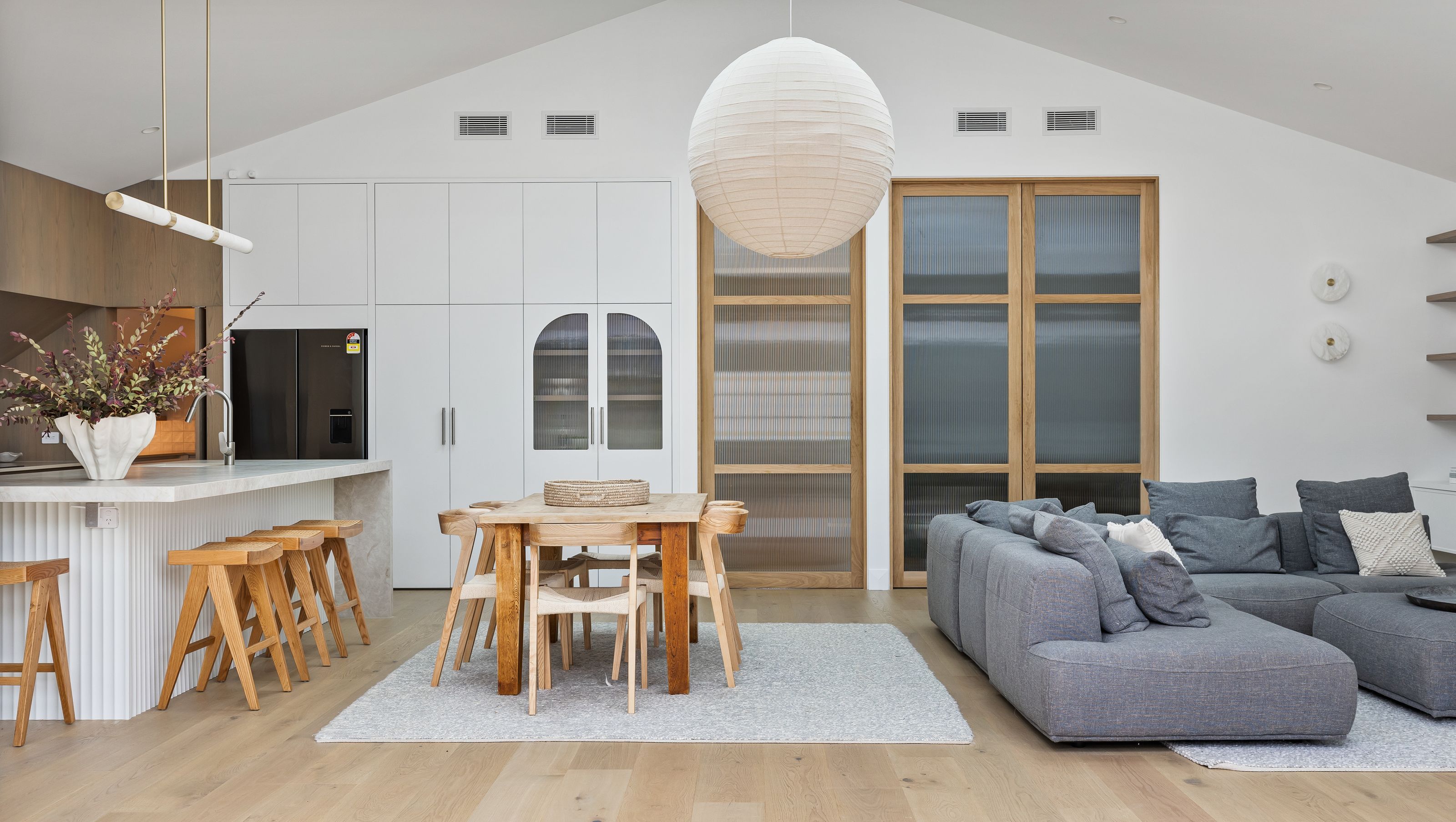 Ascot House   I   Narrow Neck
