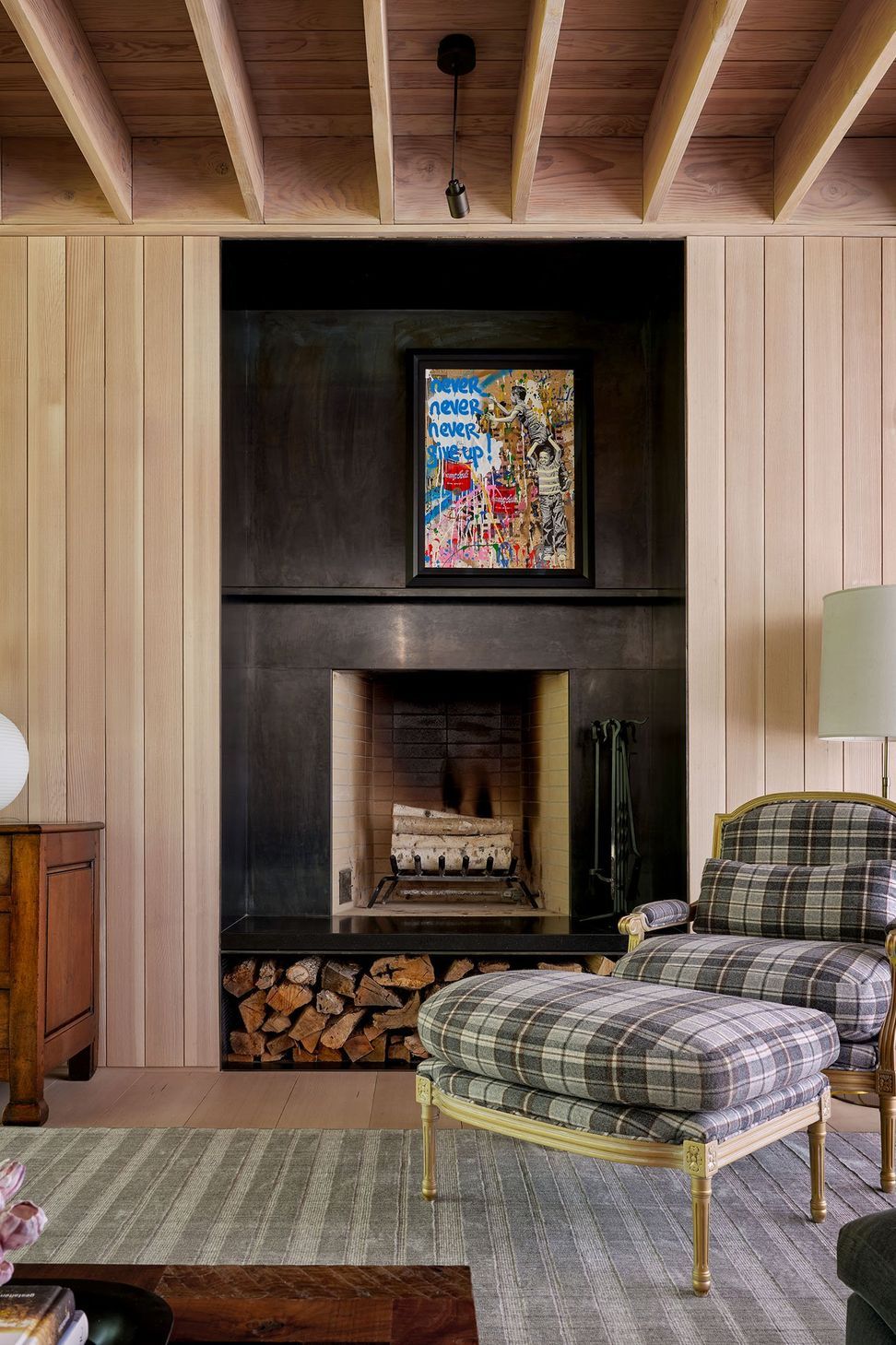 13BelmontParkCuppettKilpatrickArchitectureandInteriorDesignaustin-tx-fireplacedougfirchaise.jpg