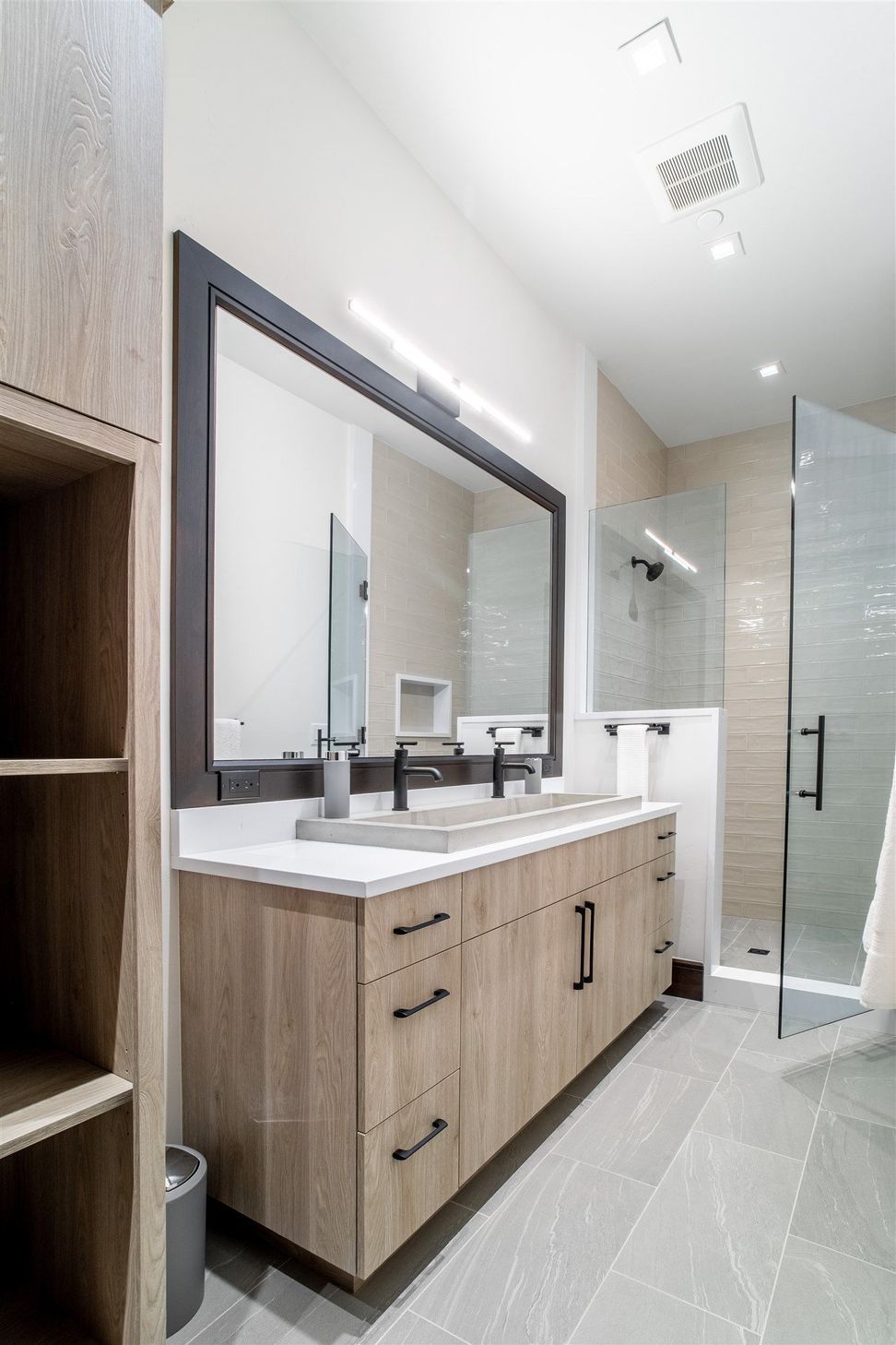 825DivideLowerBathD16656-HDR.jpg