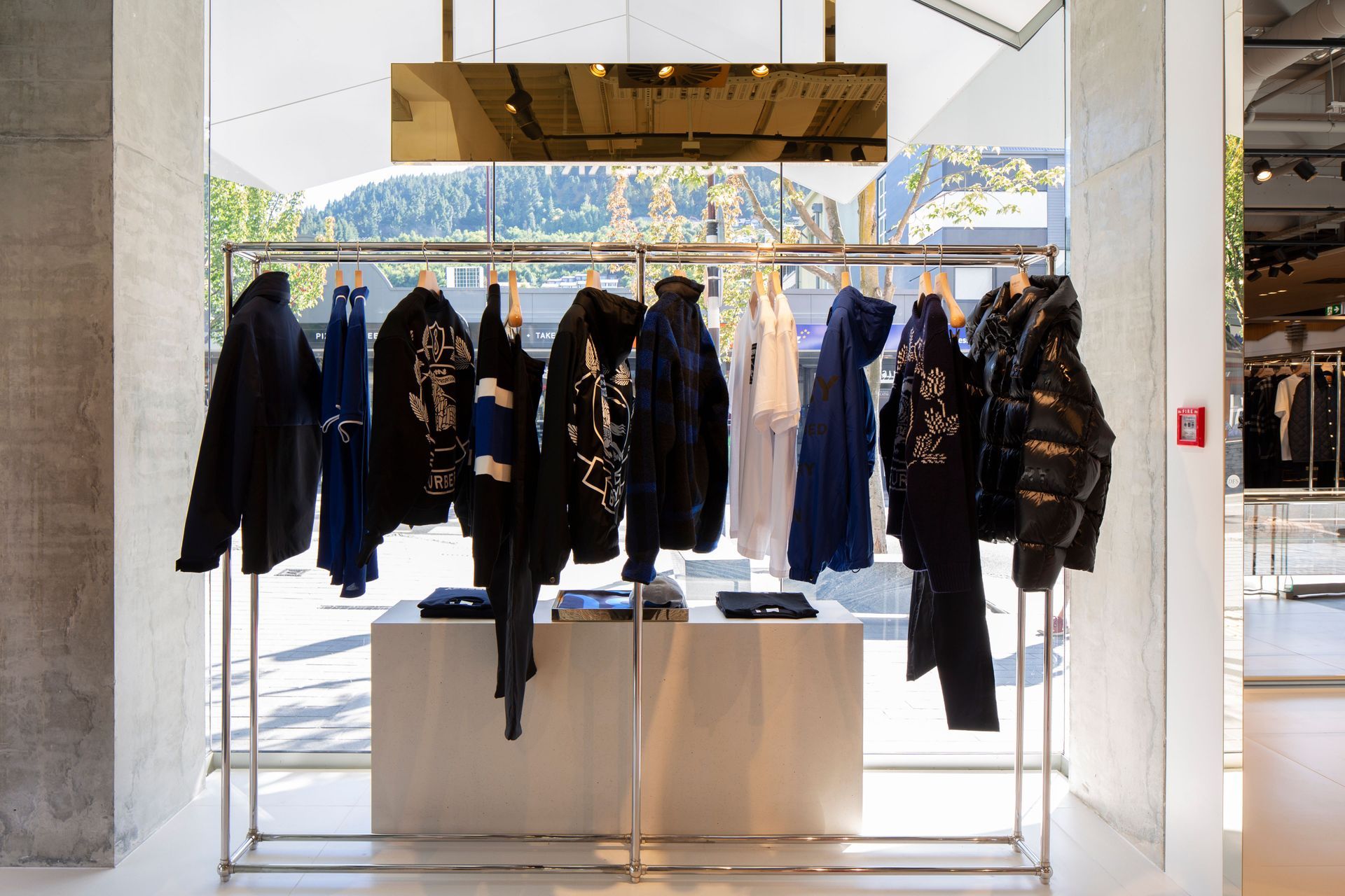BurberryDFSQueenstownGalleria055.jpg