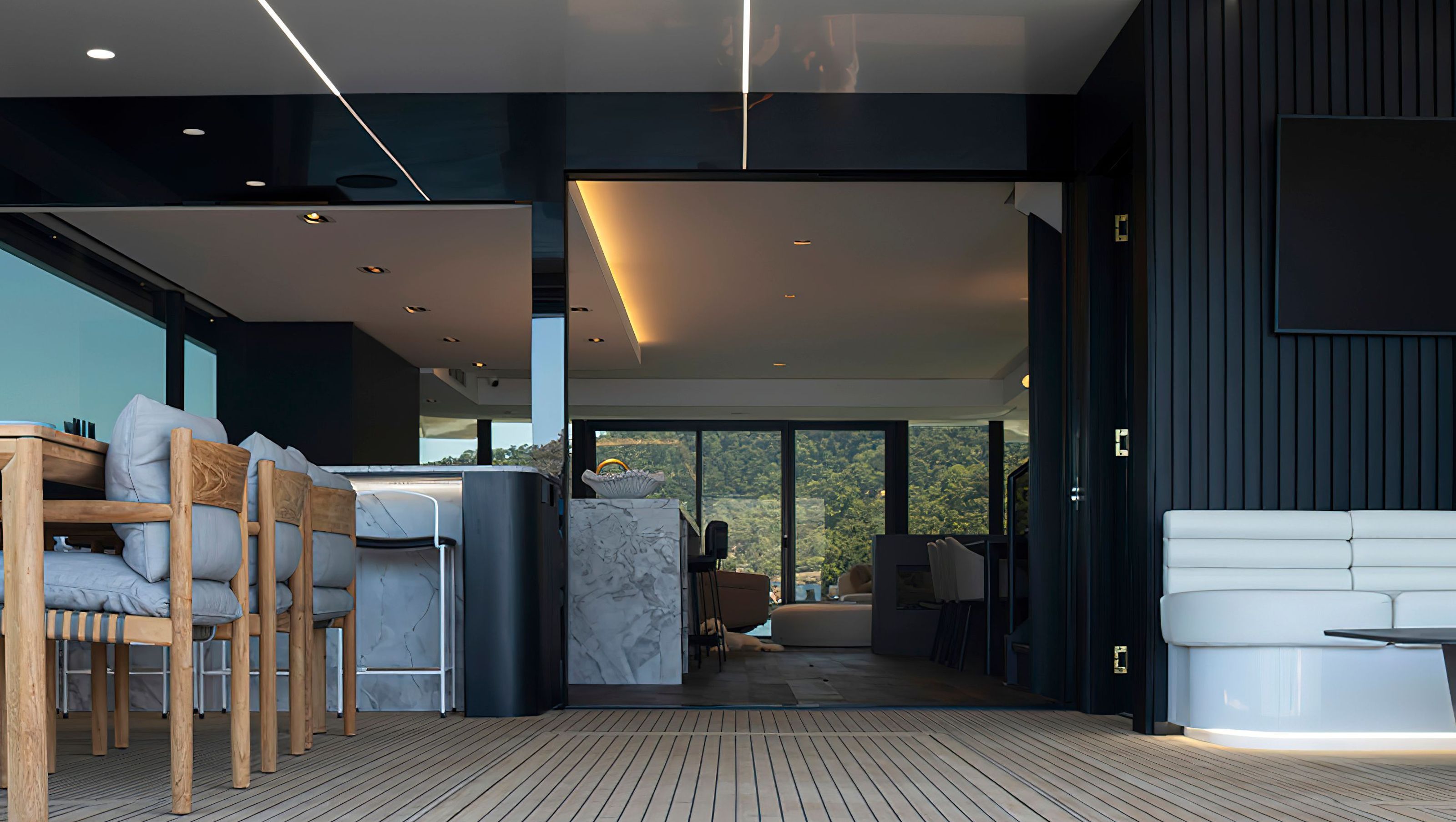 Lake Eildon Houseboat