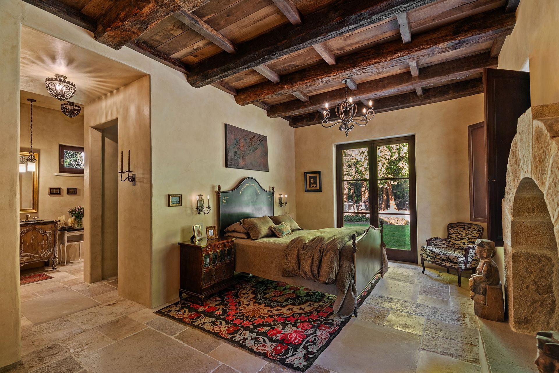 Maison-de-Provence-Master-bedroom-v2.jpg