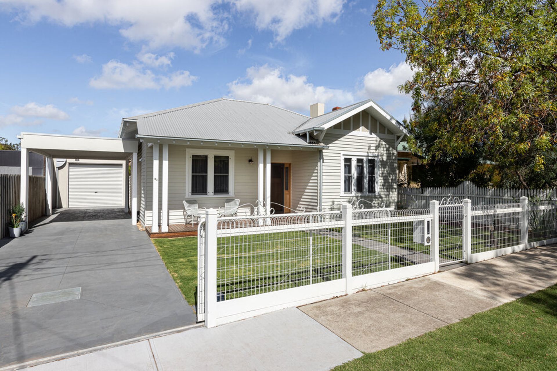 Monash Street