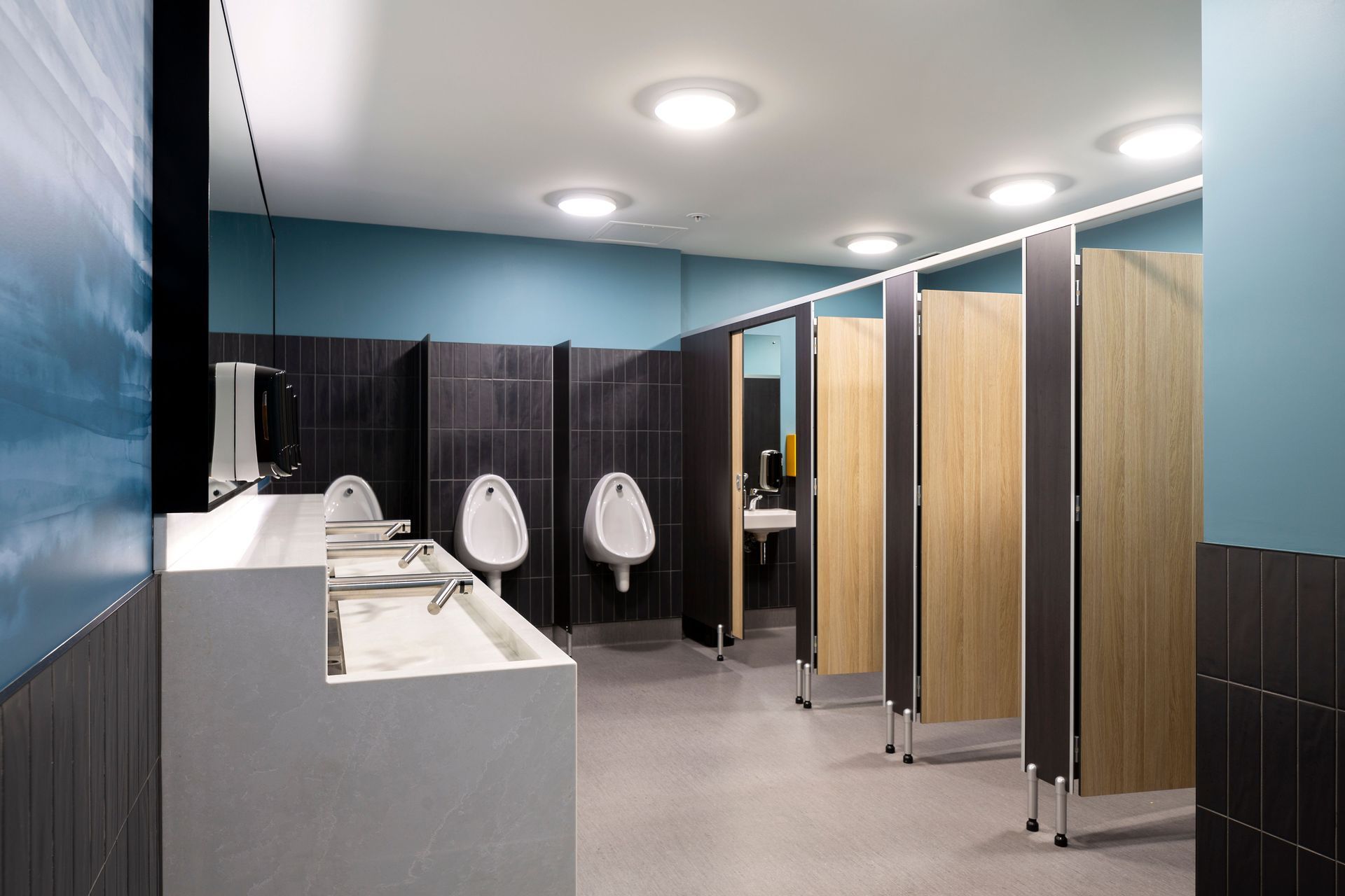 QueenstownAirportBathroom002.jpg