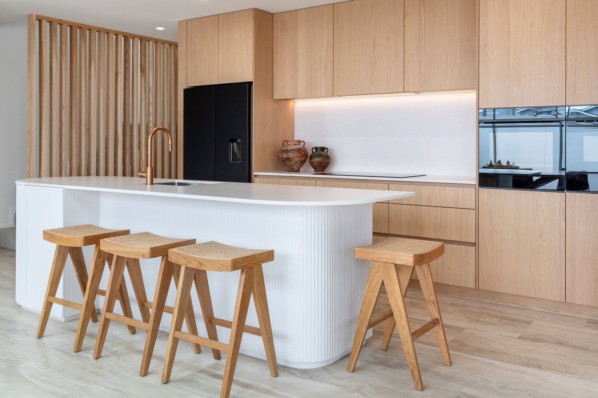 Techno-Veneer-Wave-Painted-MDF-Glen-Johns-Kitchens-142.jpg