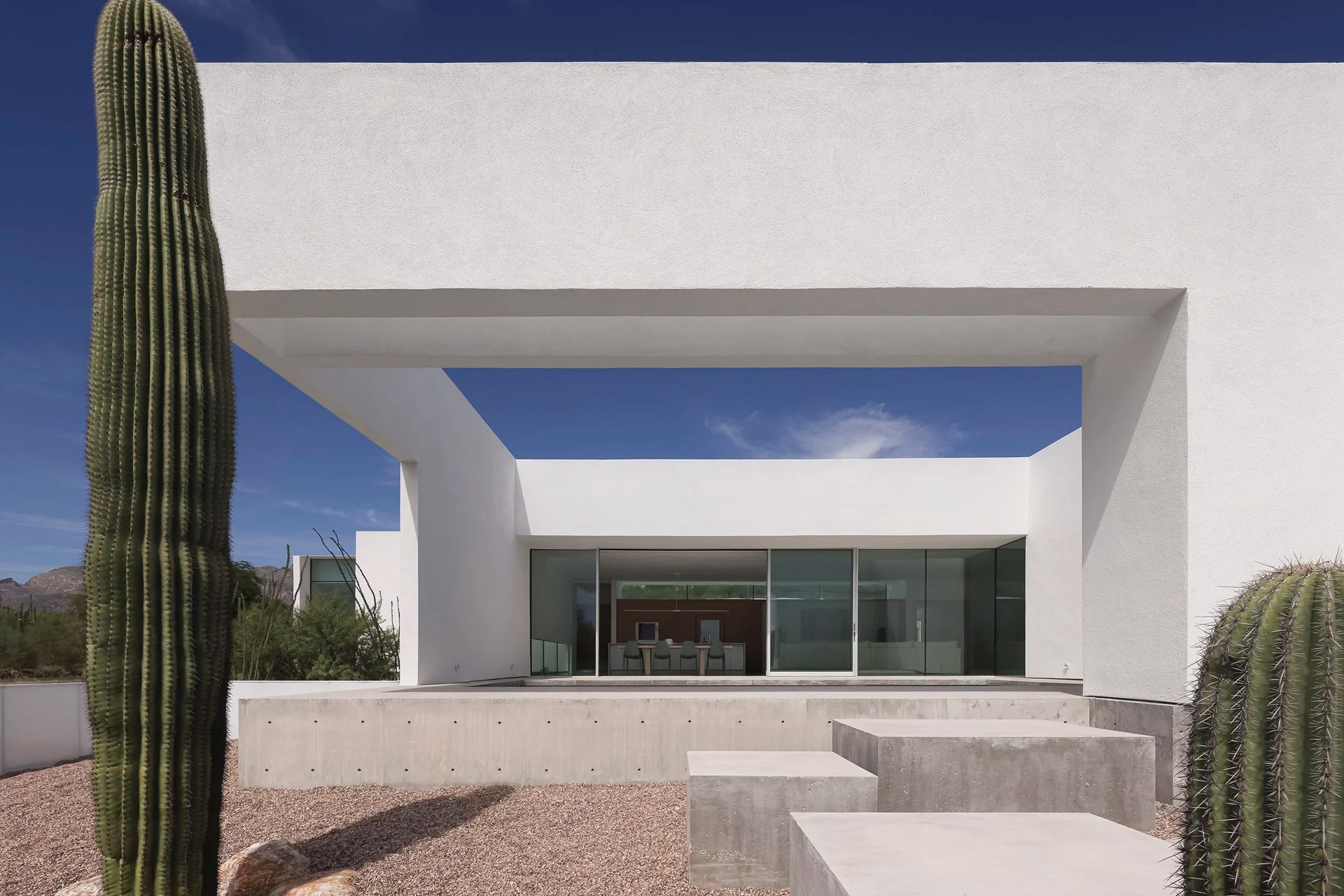 imgi129HKTheRealHouse2048-Panorama.jpg