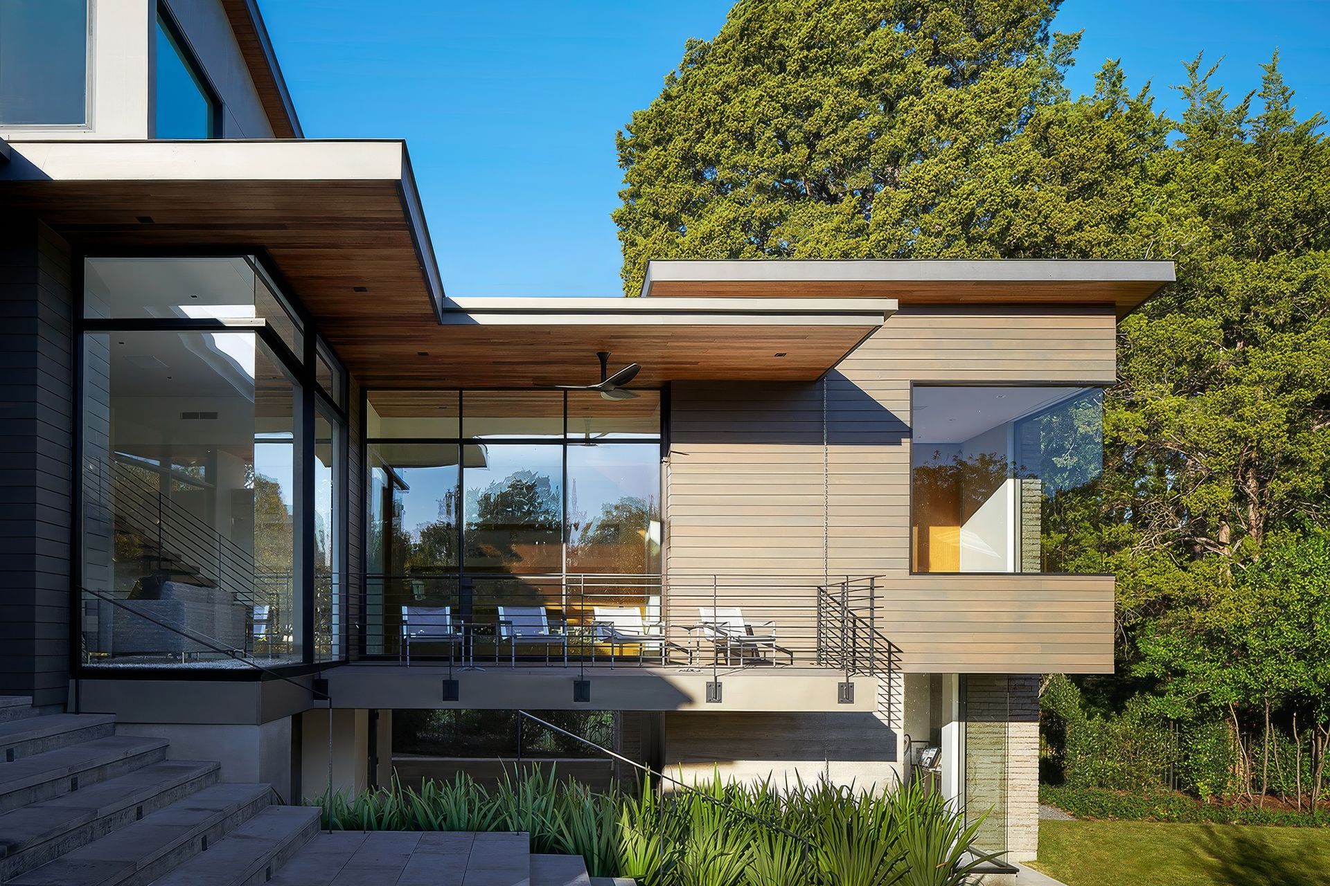 imgi12HoHP18Rear-Exterior-Outdoor-Living-upscaled-by-Replicate.jpg