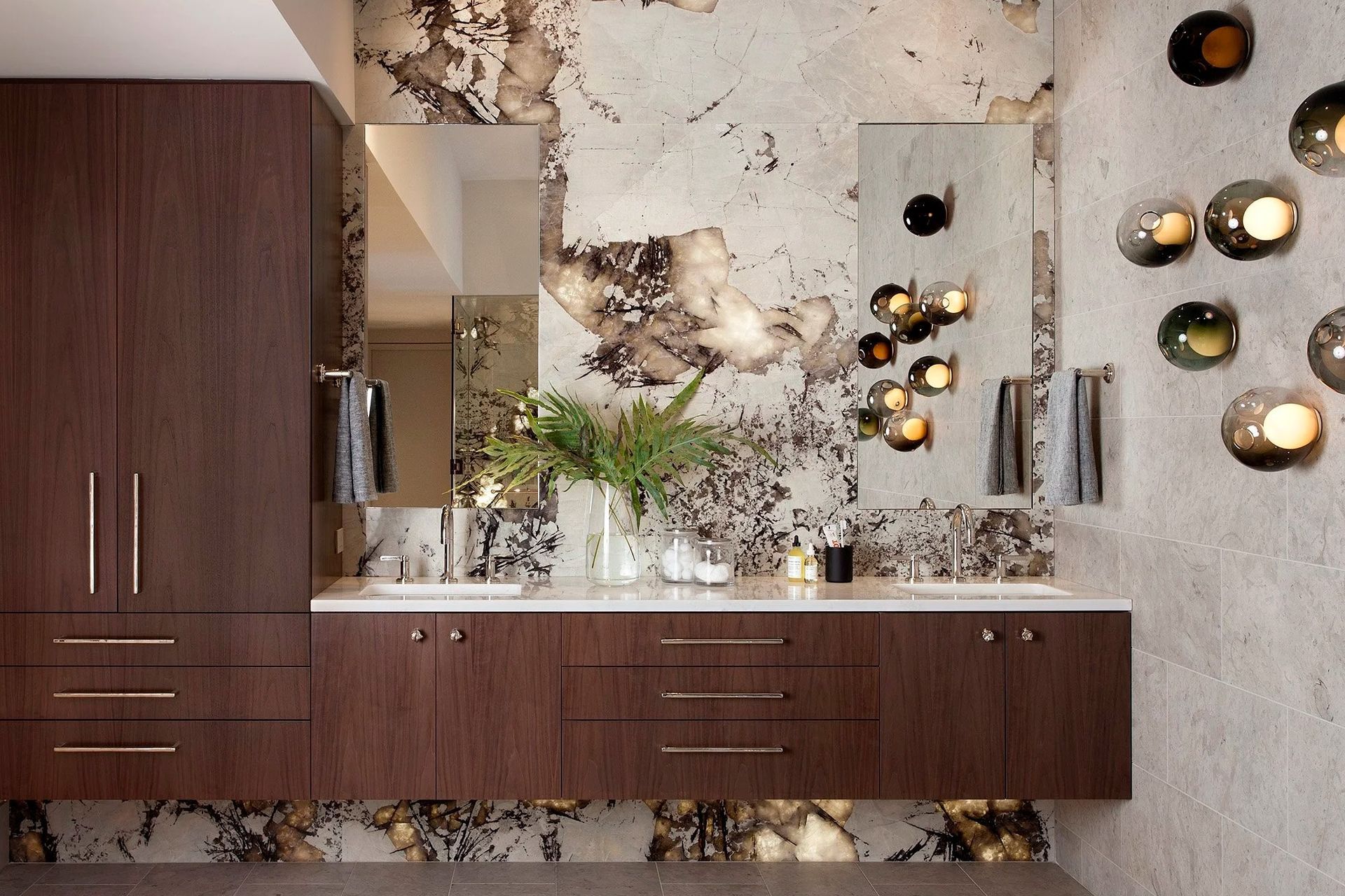 imgi12Lake-Austin-residence-primary-bath.jpg