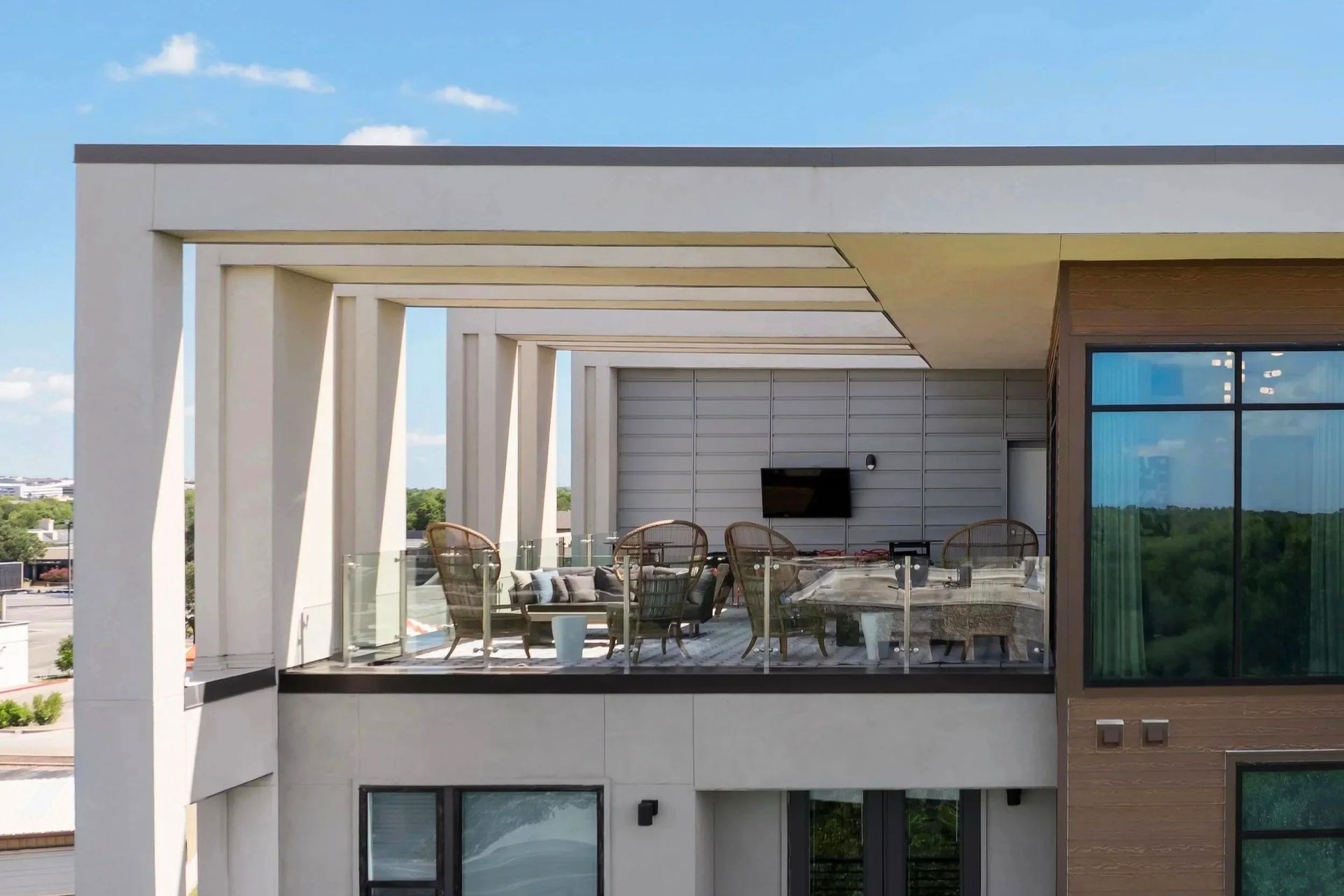 imgi15Anderson-skylounge-drone.jpg