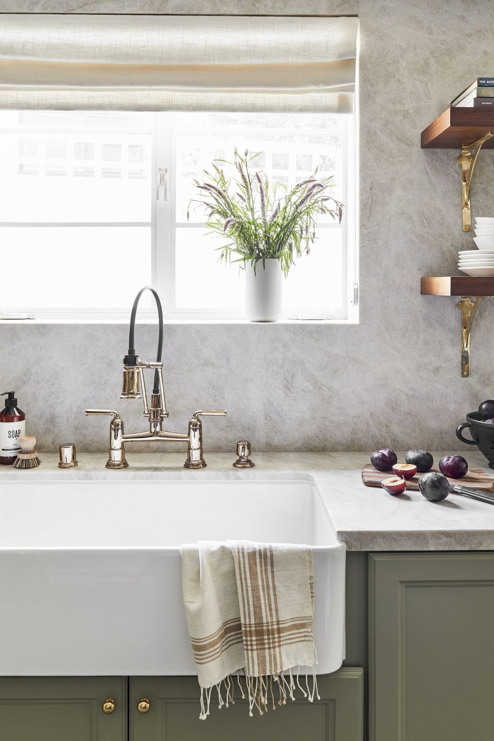 imgi179Bobby-BerkEclectic-TraditionalKitchenBreakfast-NookInterior-Design8-2560x3413.jpg