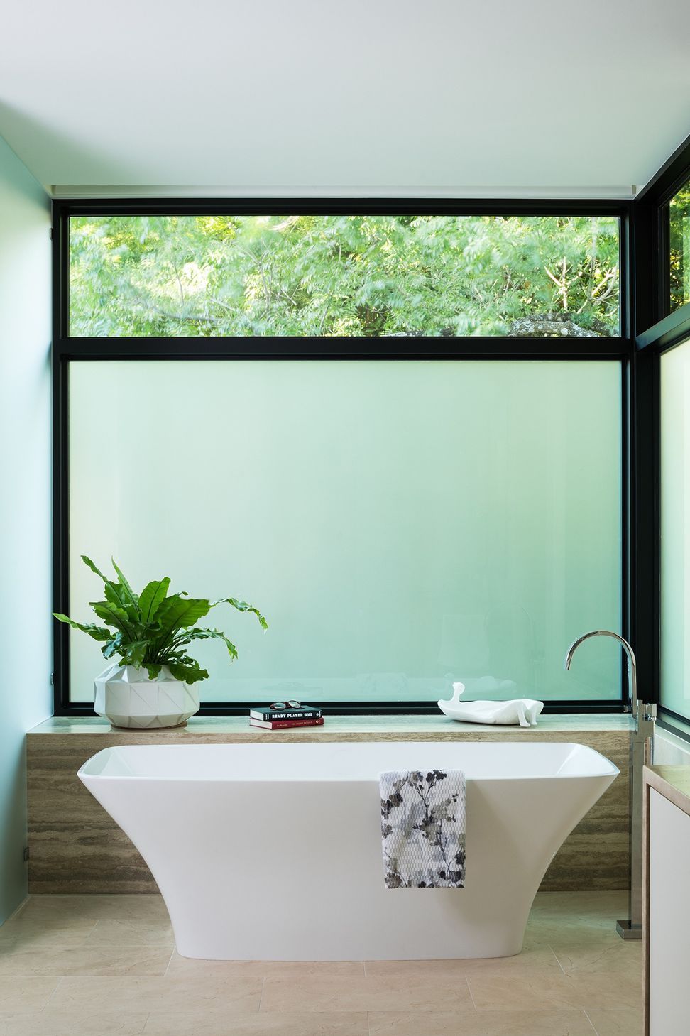 imgi18larue-aia-tour-2019-jake-holt-photo-16primary-bath.jpg