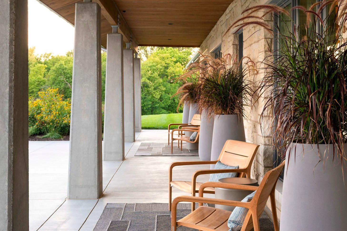 imgi19PatioSeating.jpg