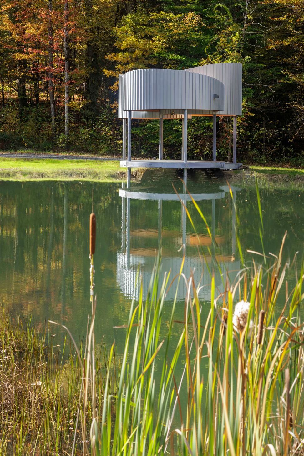 imgi3PONDPAVILION-02-25048008A.jpg