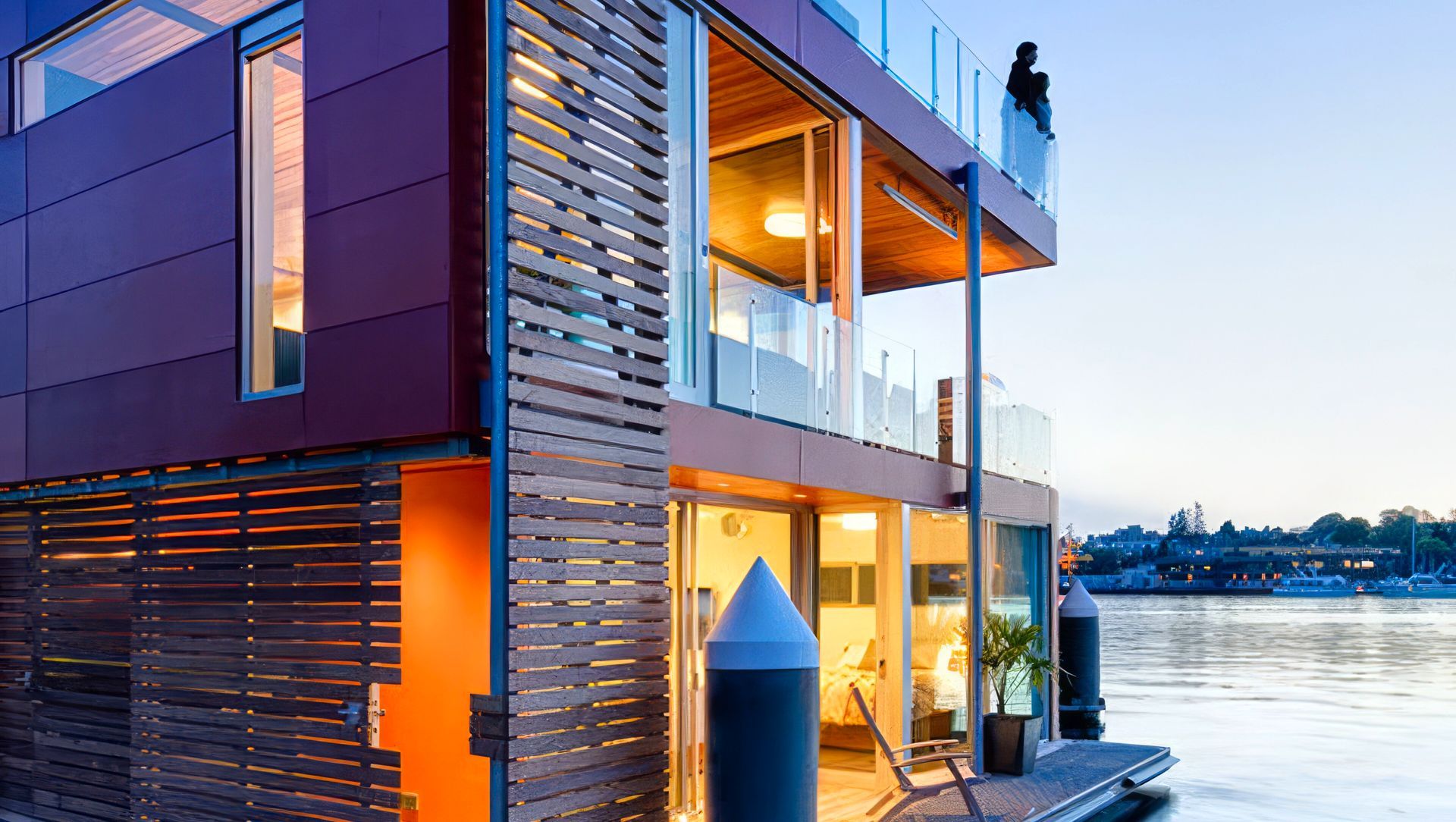 Floating Home banner