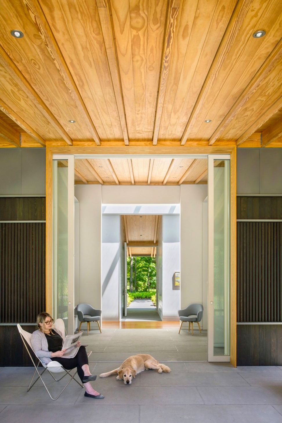 imgi45PorchToEntrymedium.jpg