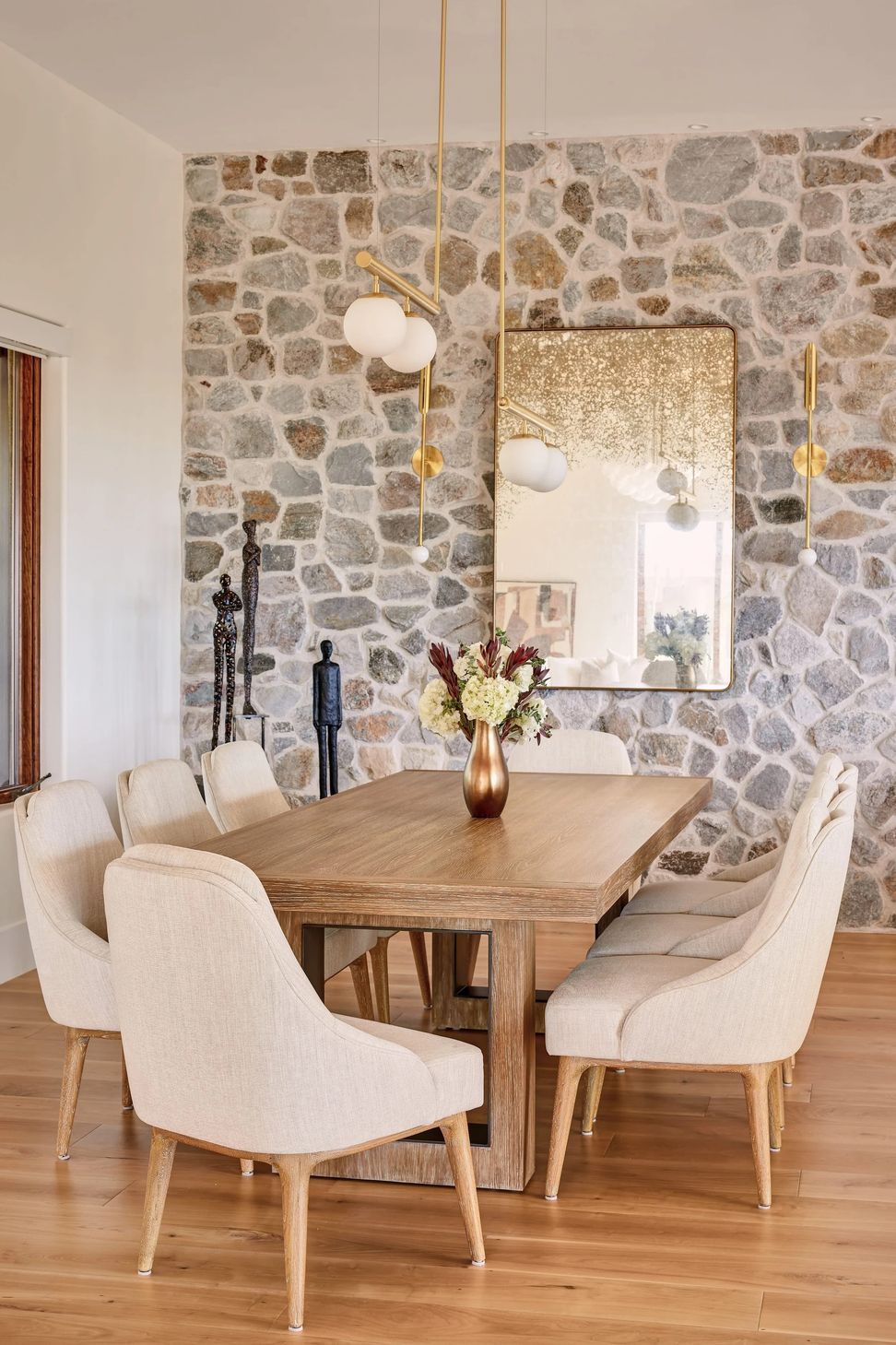 imgi50EHDSweeney2Dining.jpg