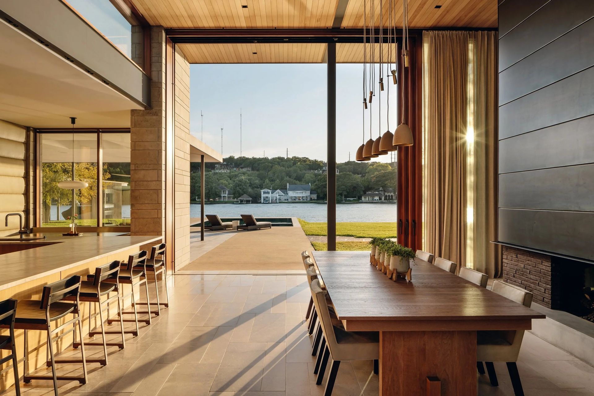 imgi55WatersEdgeDiningandKitchen.jpg