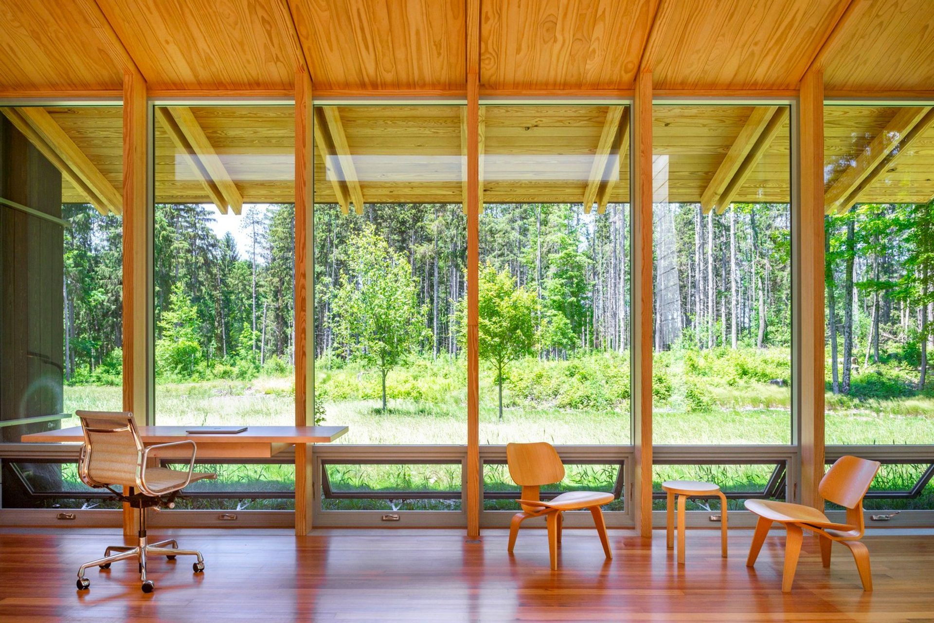 imgi57WindowwallDetail-Interiormedium.jpg