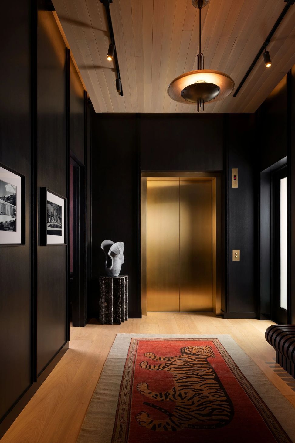 imgi59Foyer-2.jpg
