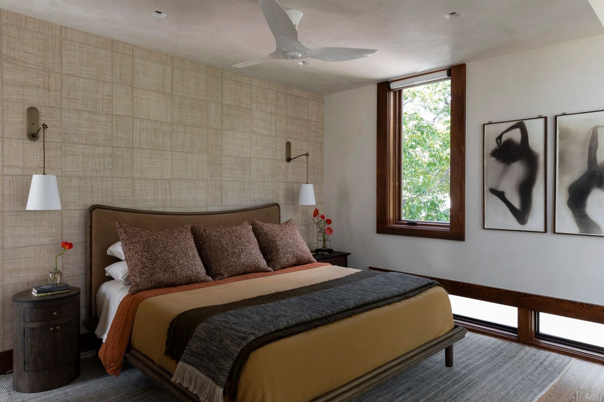 imgi6322W9PrimaryBedroom1.jpg