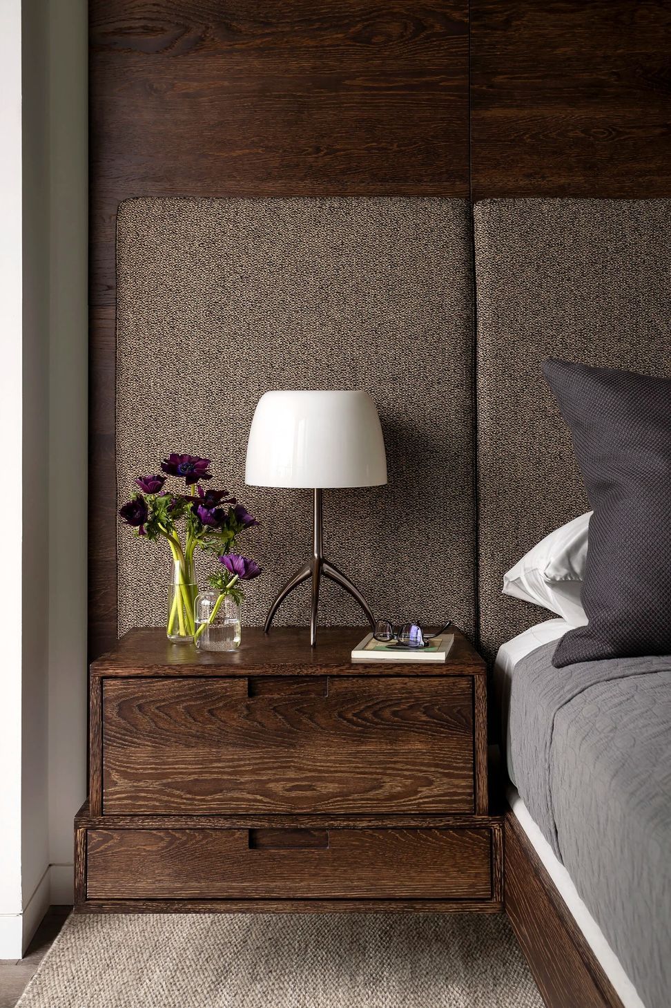 imgi70MasterBedroomDetail.jpg
