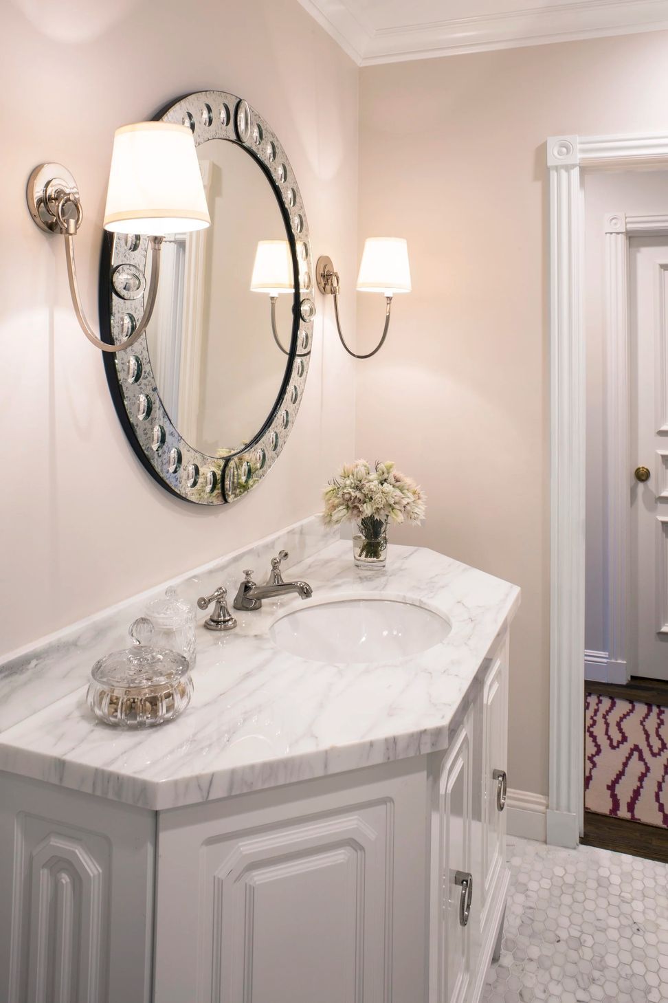 imgi89UPSTAIRSBATHROOM.jpg