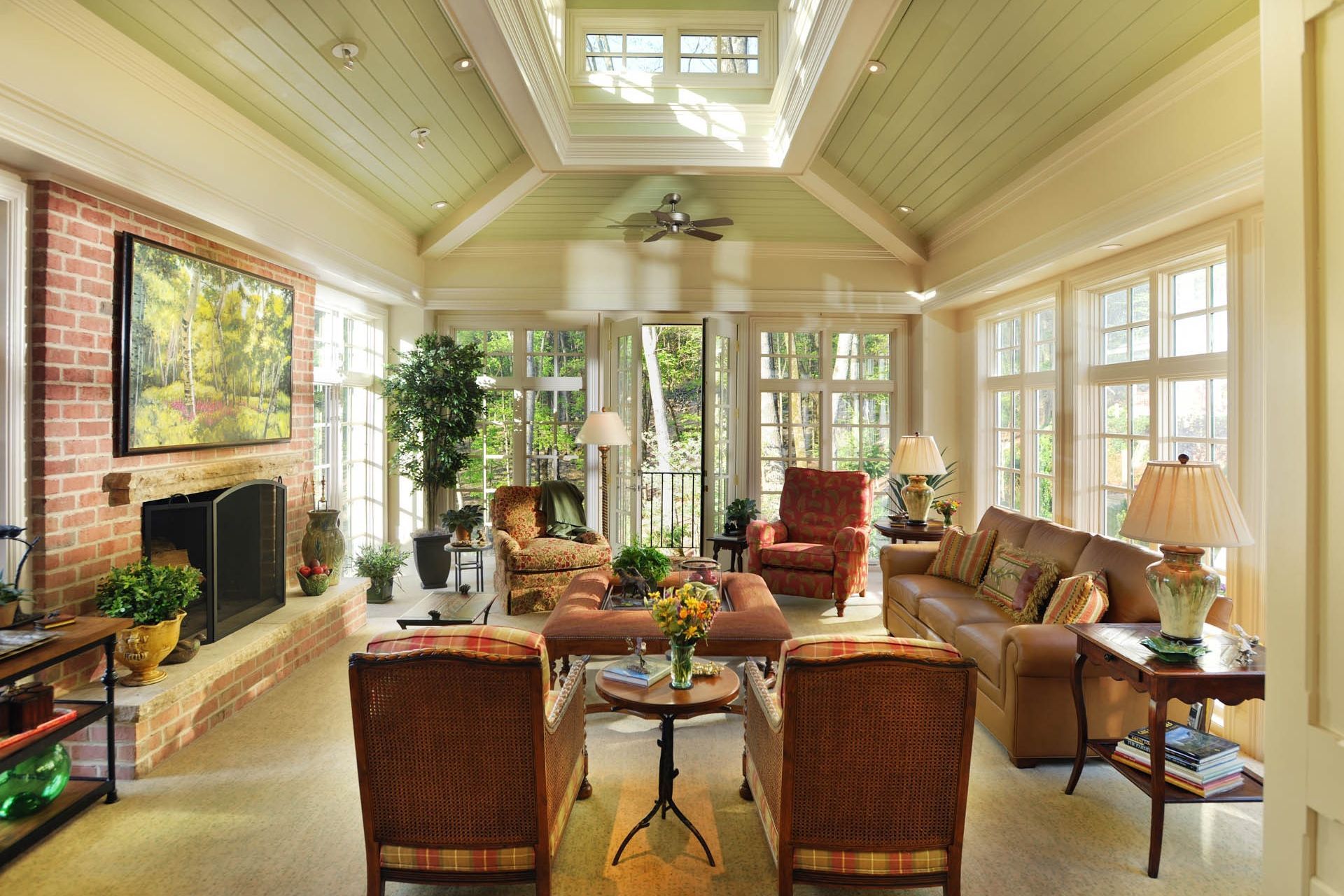 imgi9Treehouse-Sun-Room-2-Open.jpg