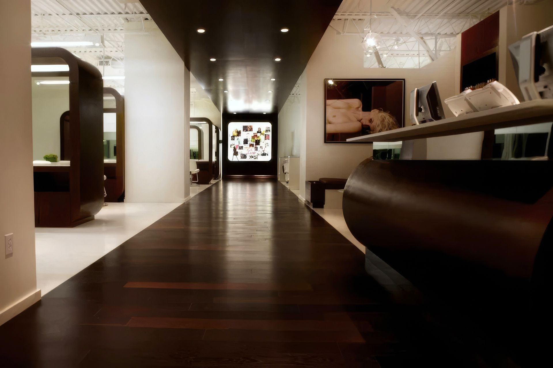 sally-hershberger-salon-51-1030x685-ap-compressed-upscaled-by-Replicate.jpg