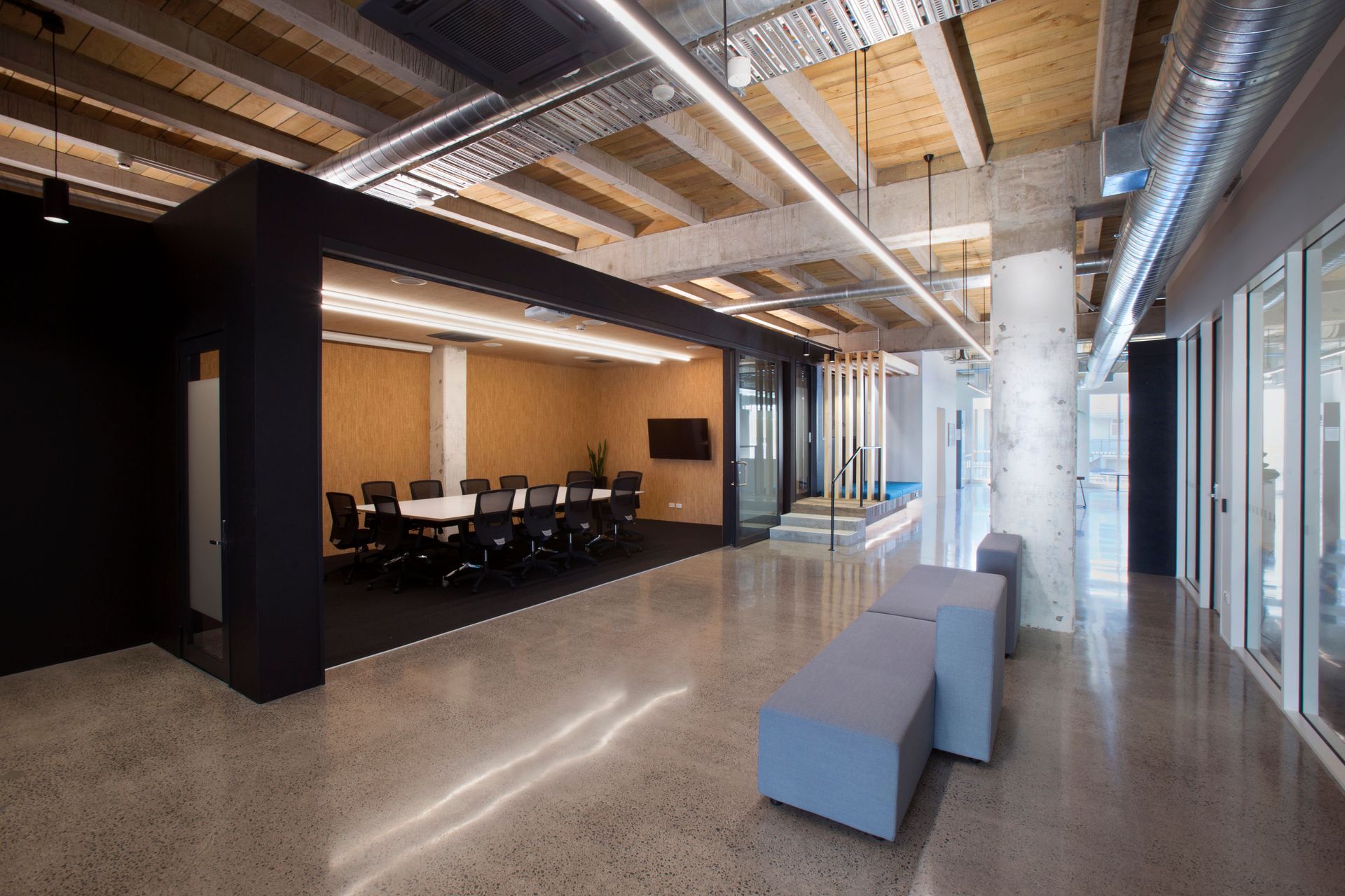 53SPRINGSTBOARDROOM3of8.jpg