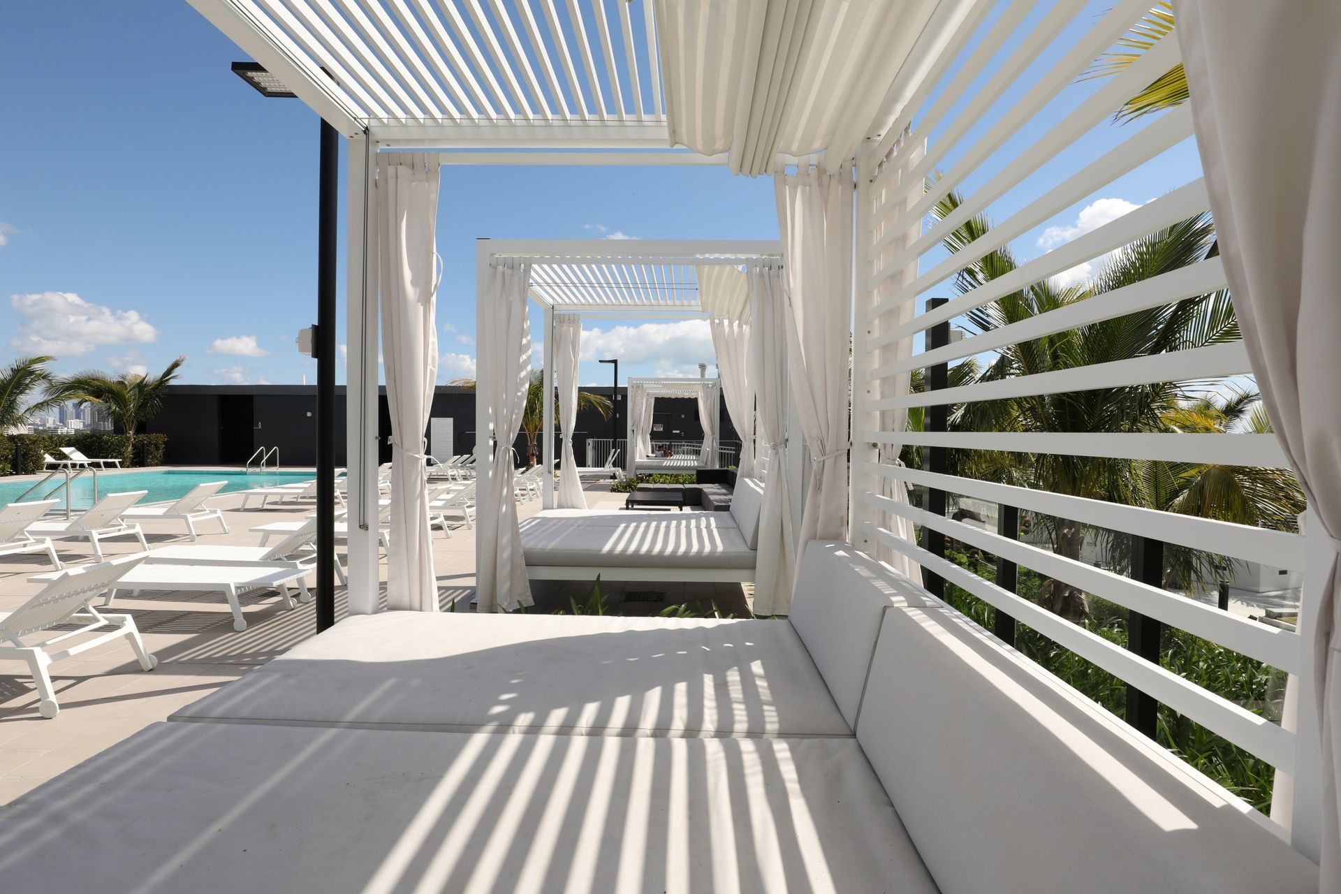 6949681eedfed0a9b0eff510Grove-Central-Poolside-ap-compressed.jpg