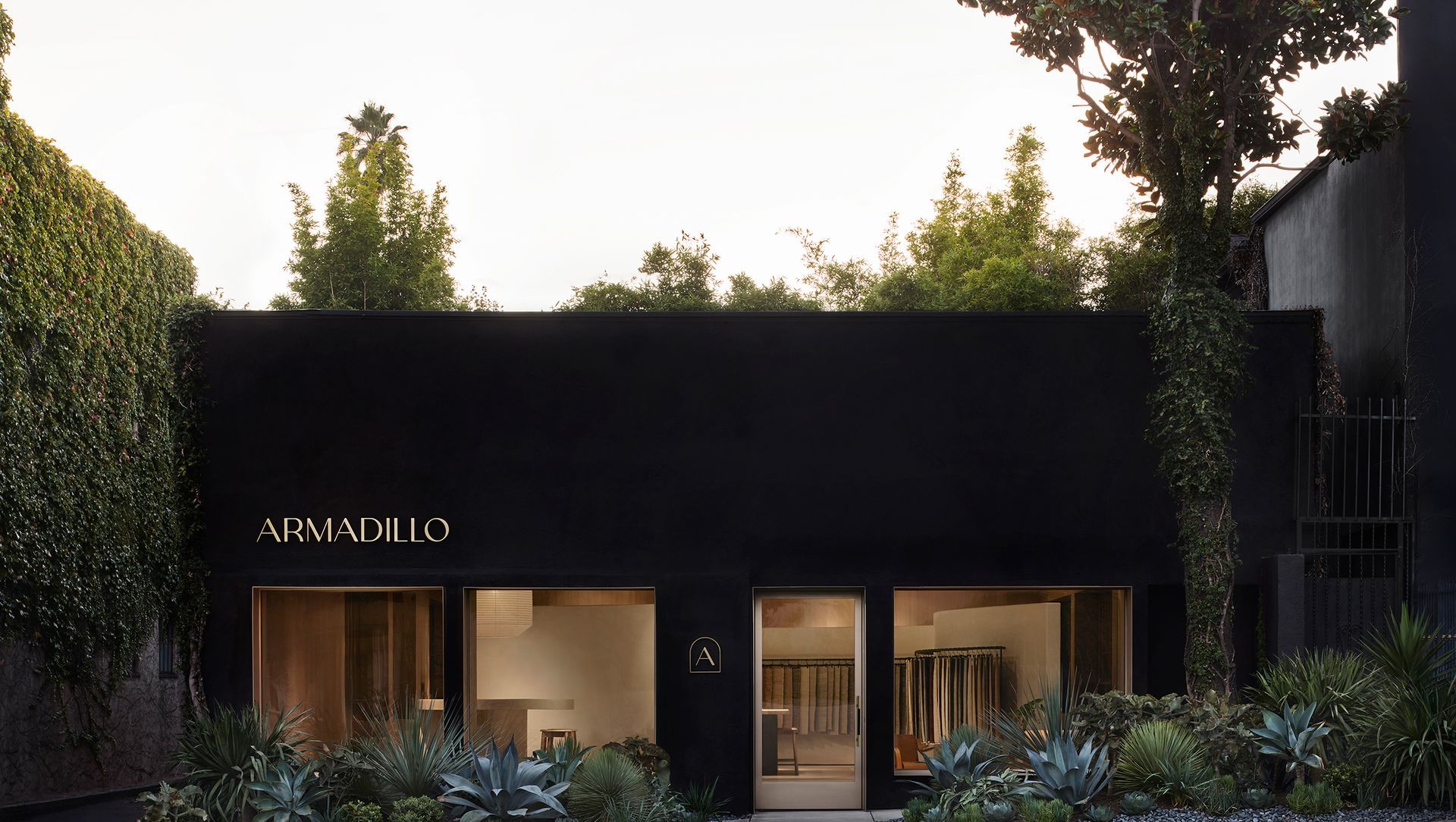 Armadillo – Los Angeles banner