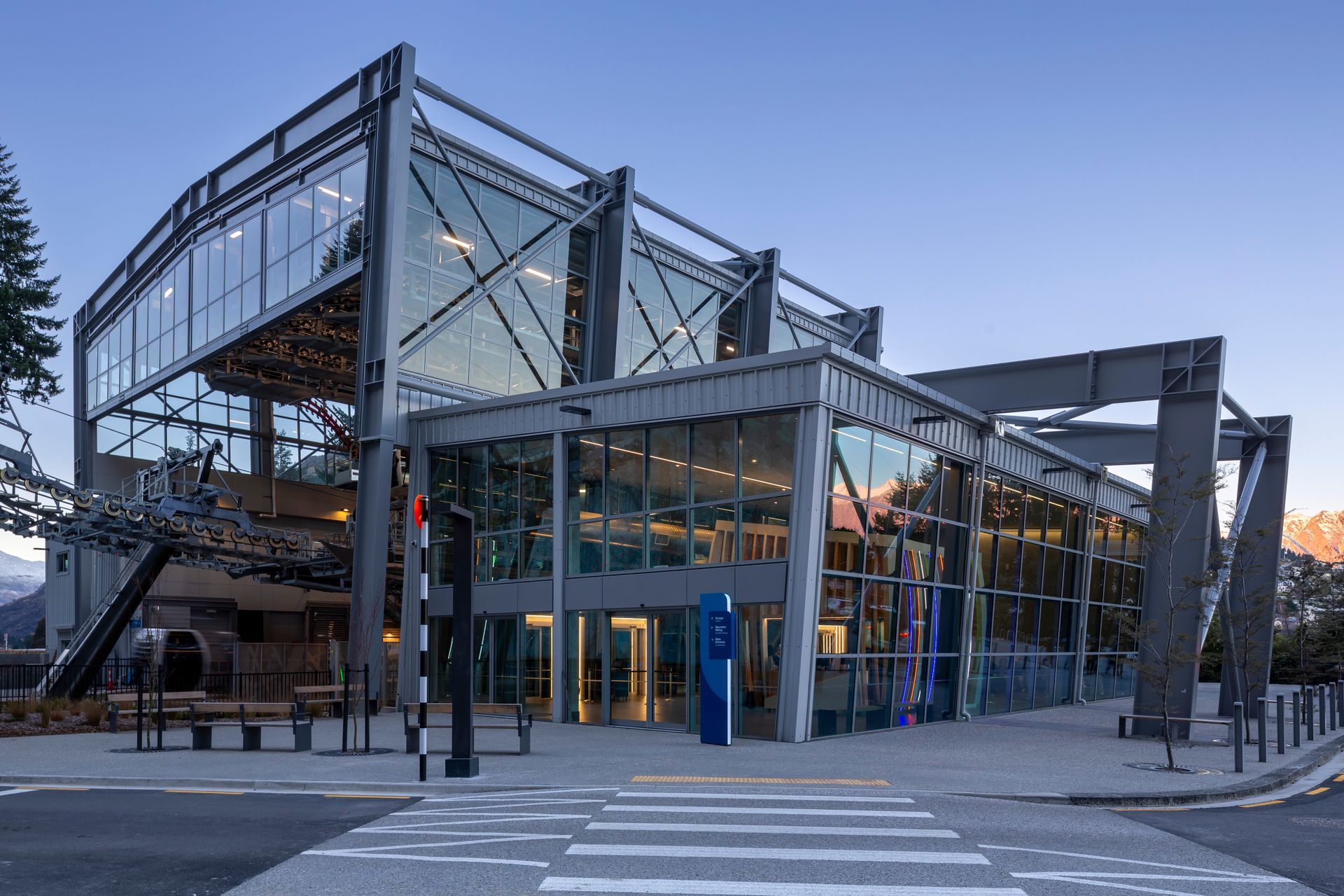 SkylineBottomTerminalCarpark037.JPG