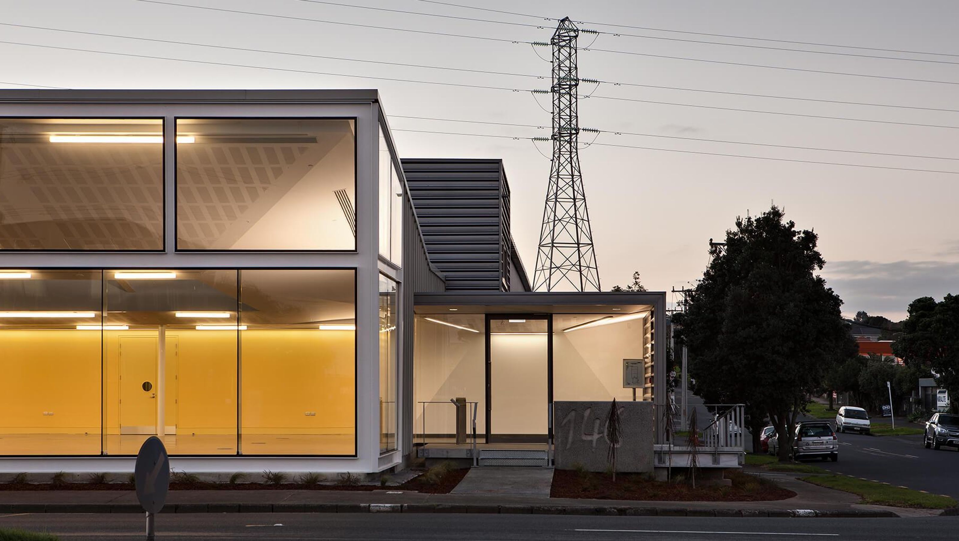 146 Neilson St Showroom