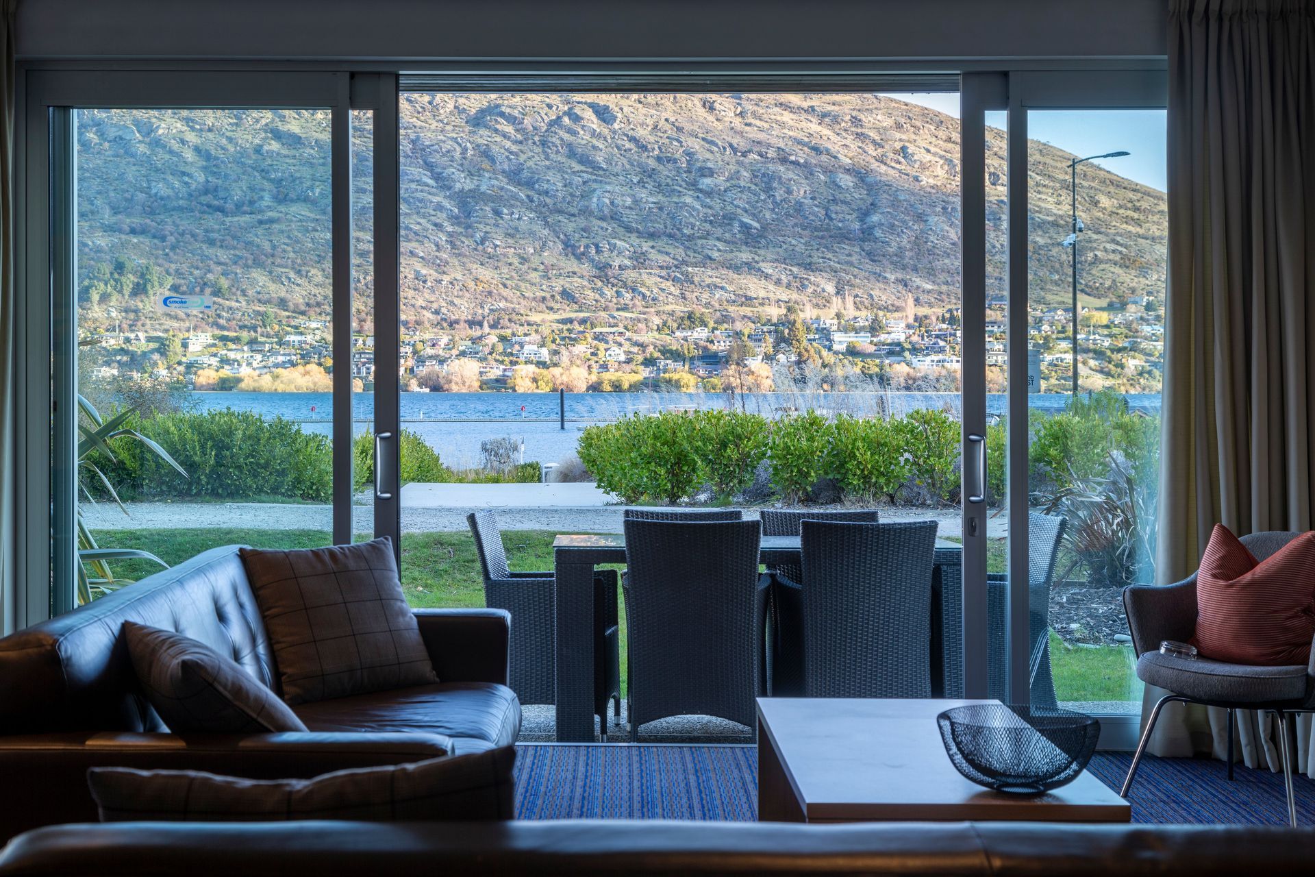 301MarinaApartments012.jpg