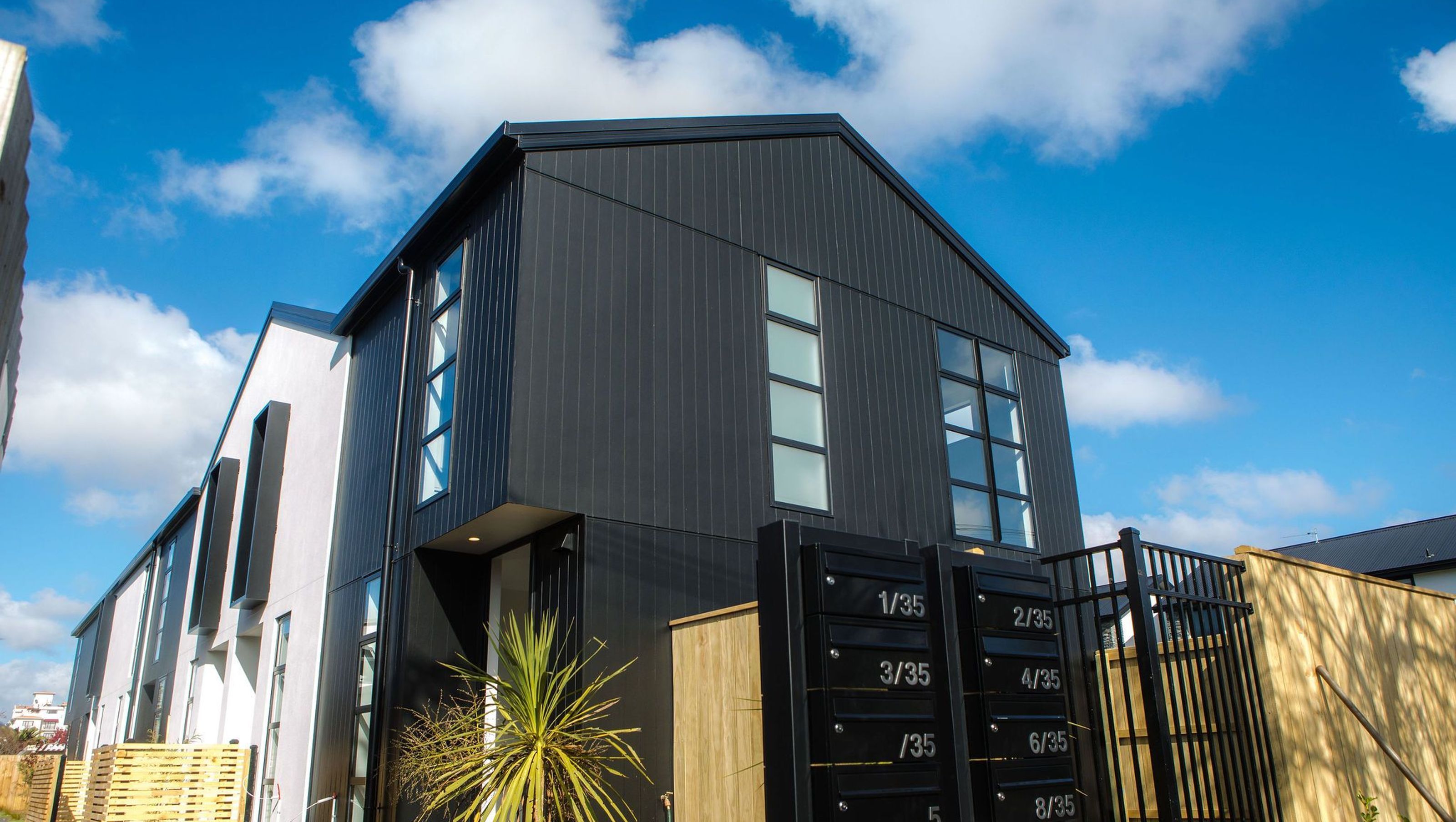 Gracefield Ave Townhouses
