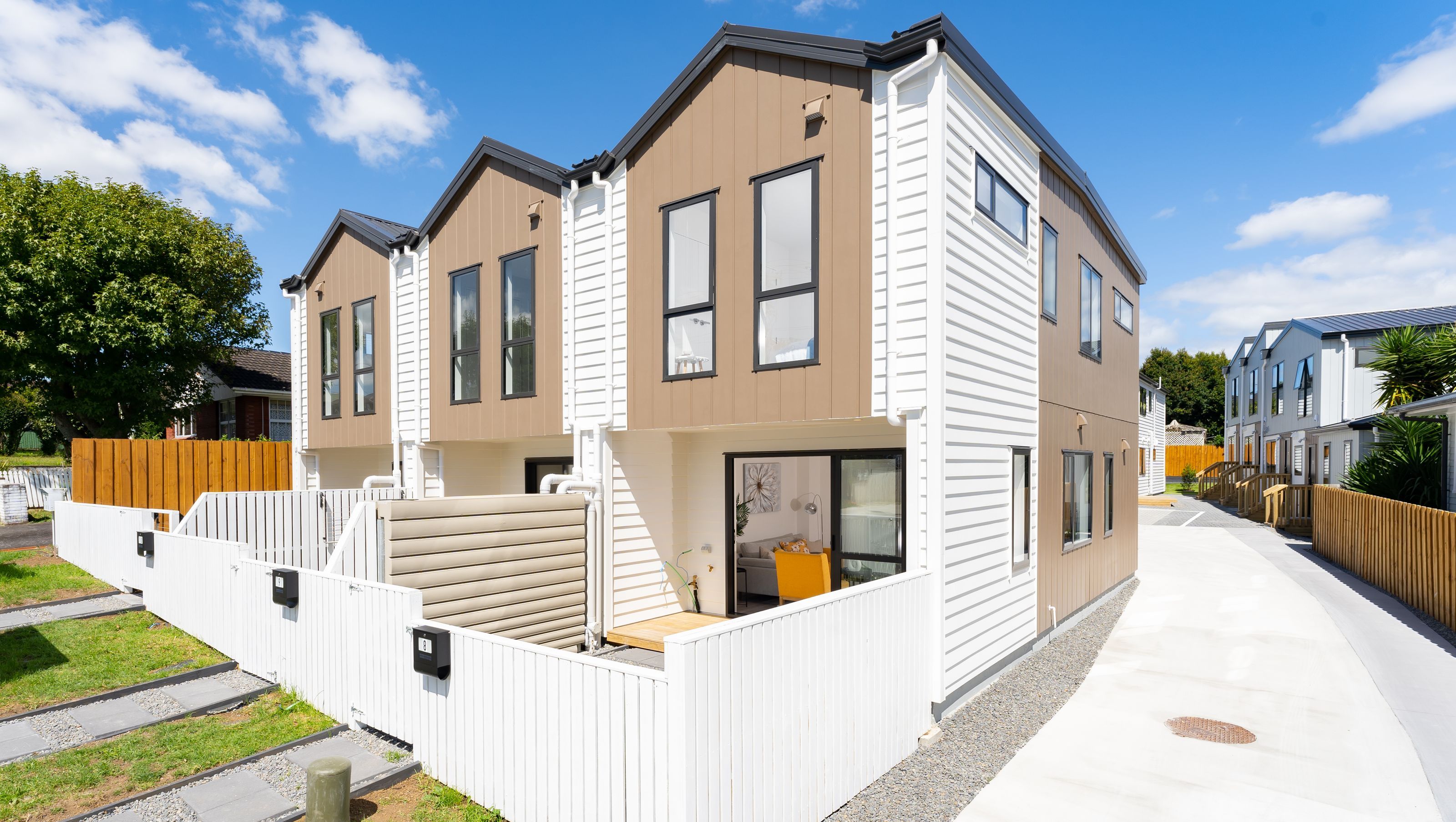 Royal View Road Townhouse