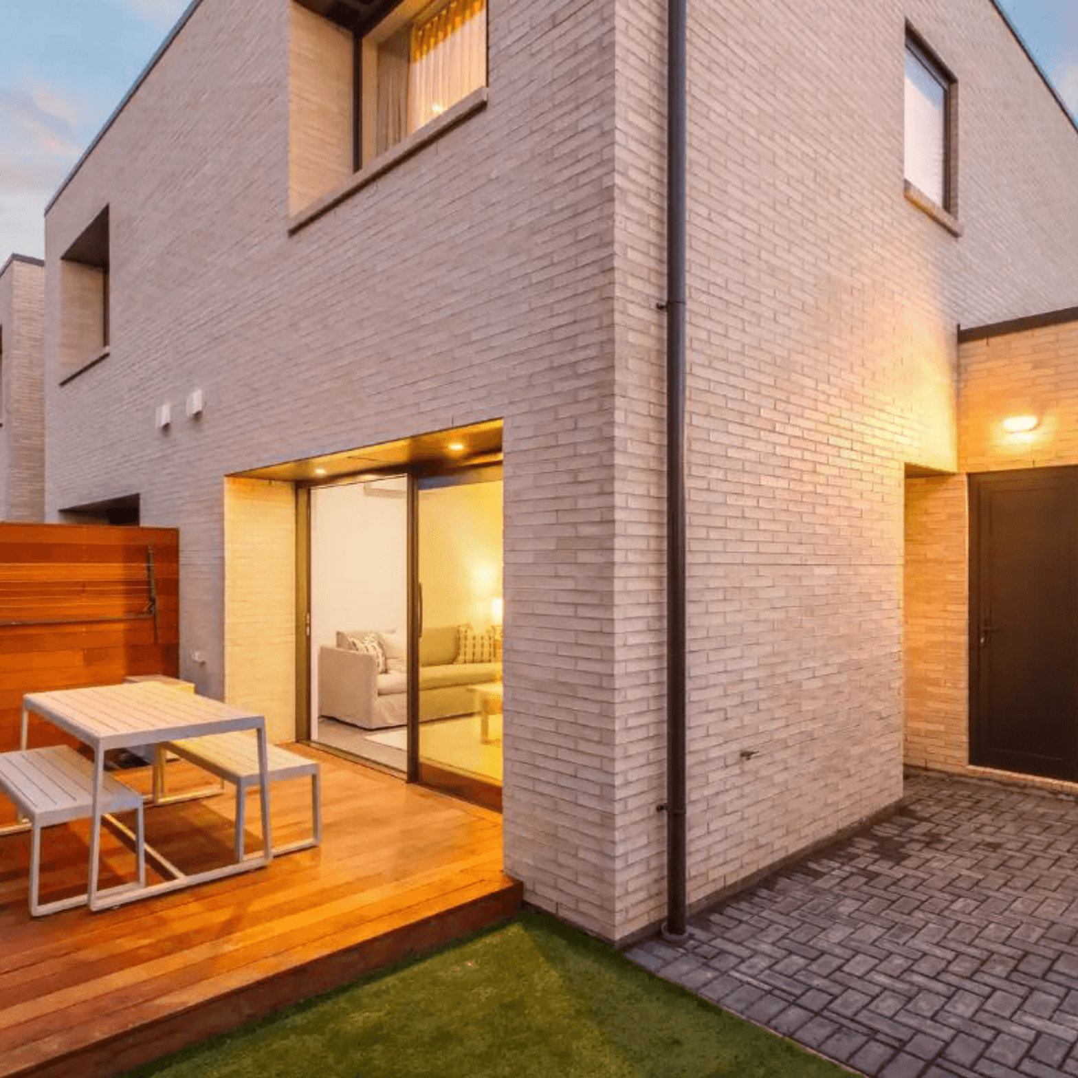 Richies-Brick-and-Block-44-Winchester-Street-5.png