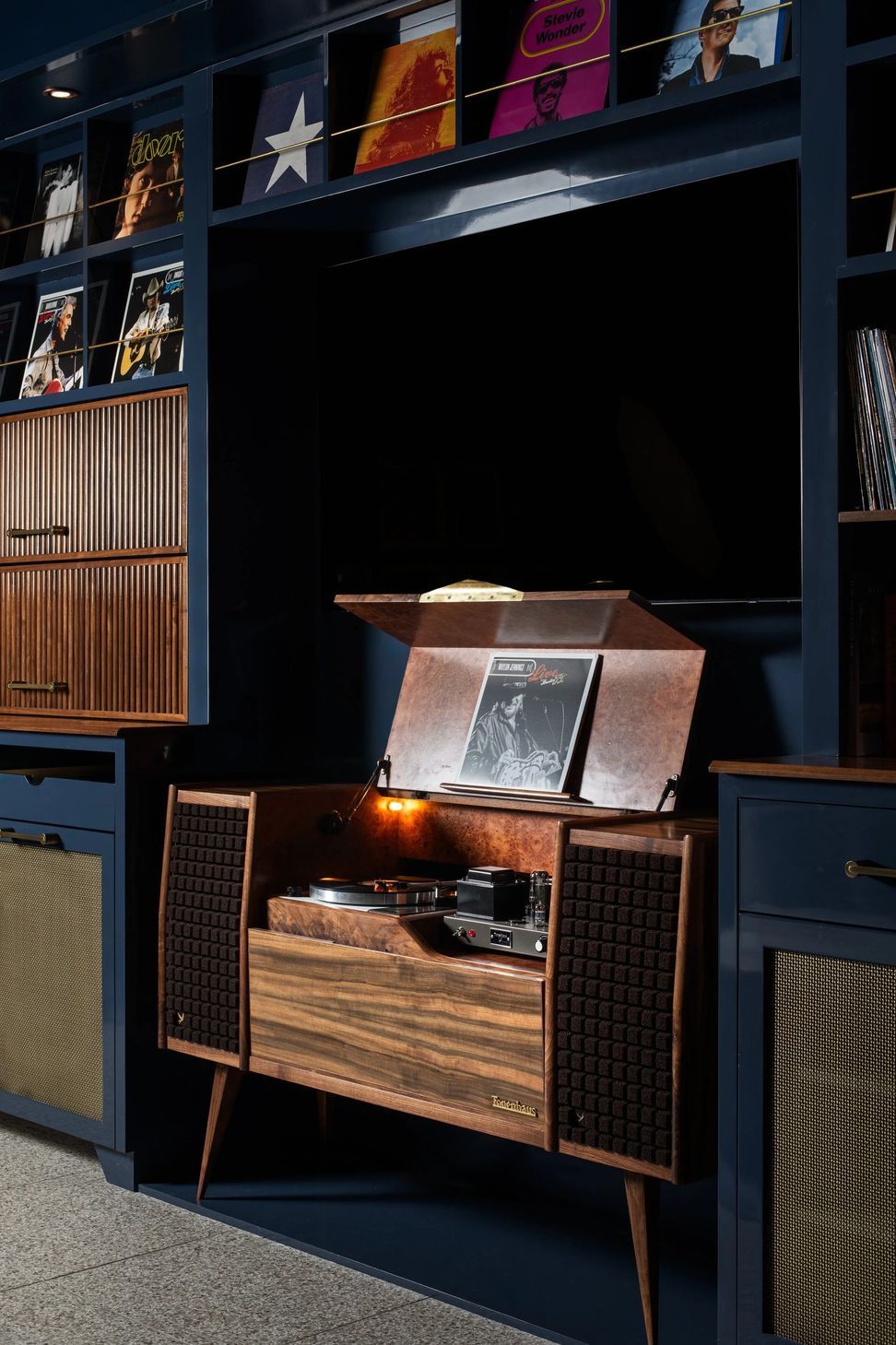imgi9green-room-record-player.jpg